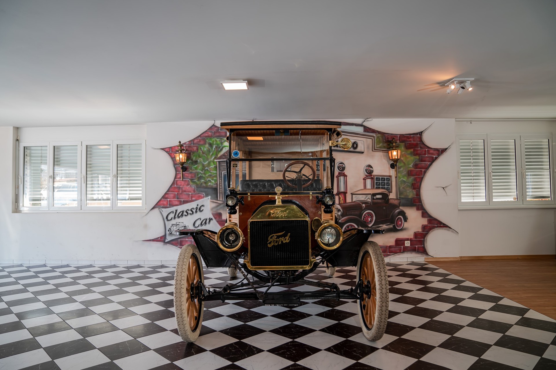 FORD 1914 Model T Depot Hack-image-2
