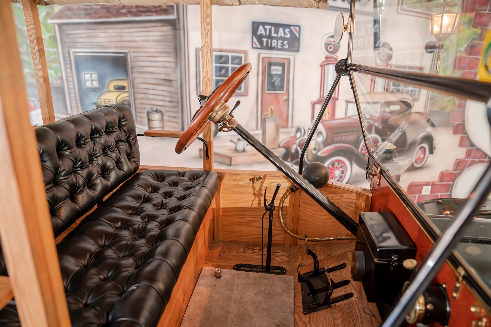 FORD 1914 Model T Depot Hack-image-11