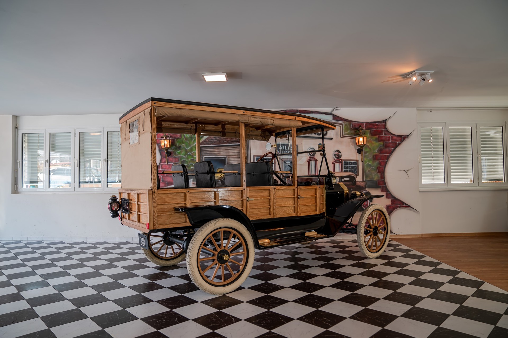 FORD 1914 Model T Depot Hack-image-15