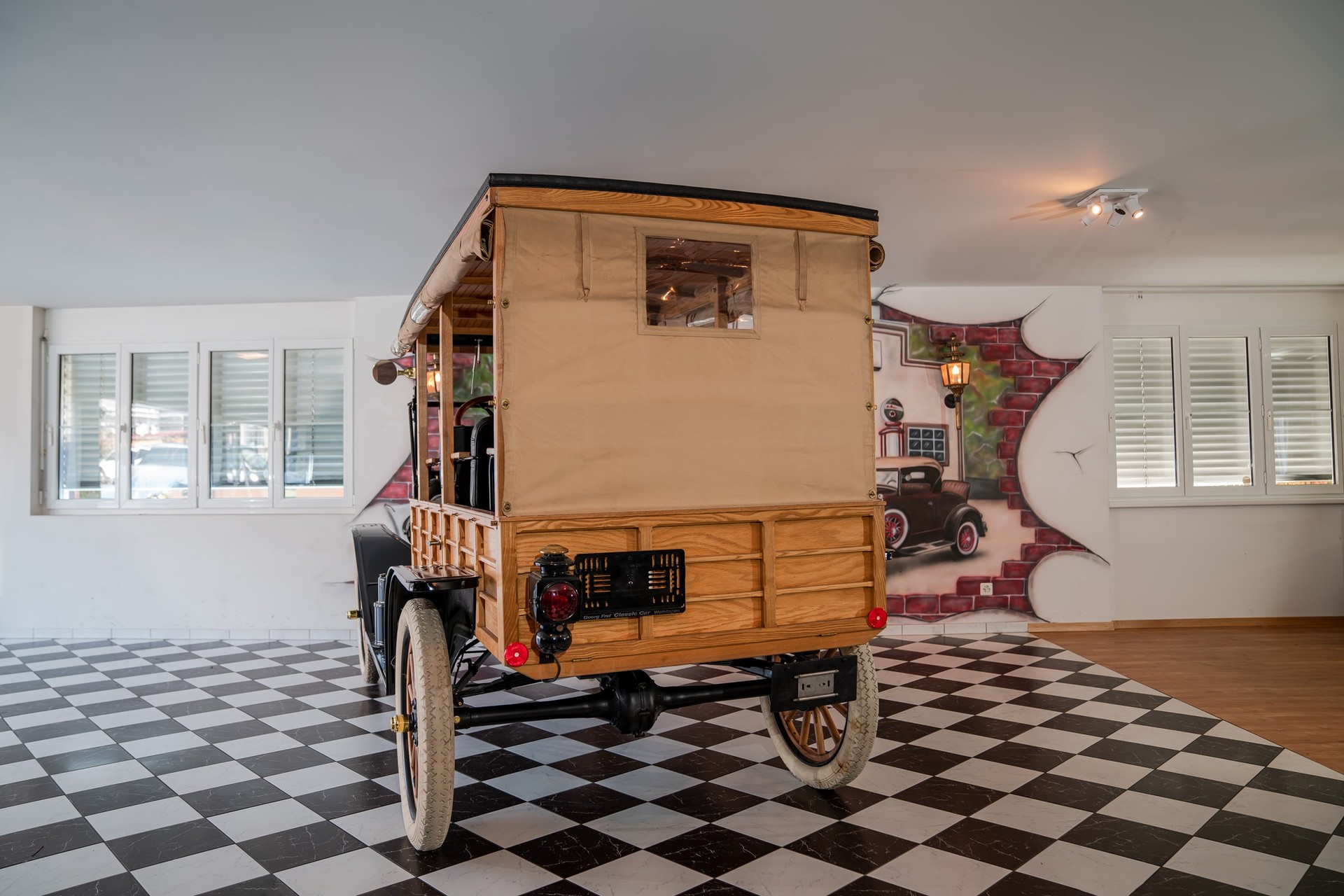 FORD 1914 Model T Depot Hack-image-17