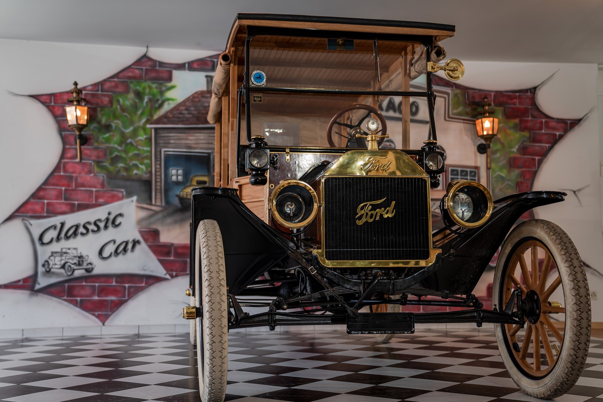 FORD 1914 Model T Depot Hack-image-3