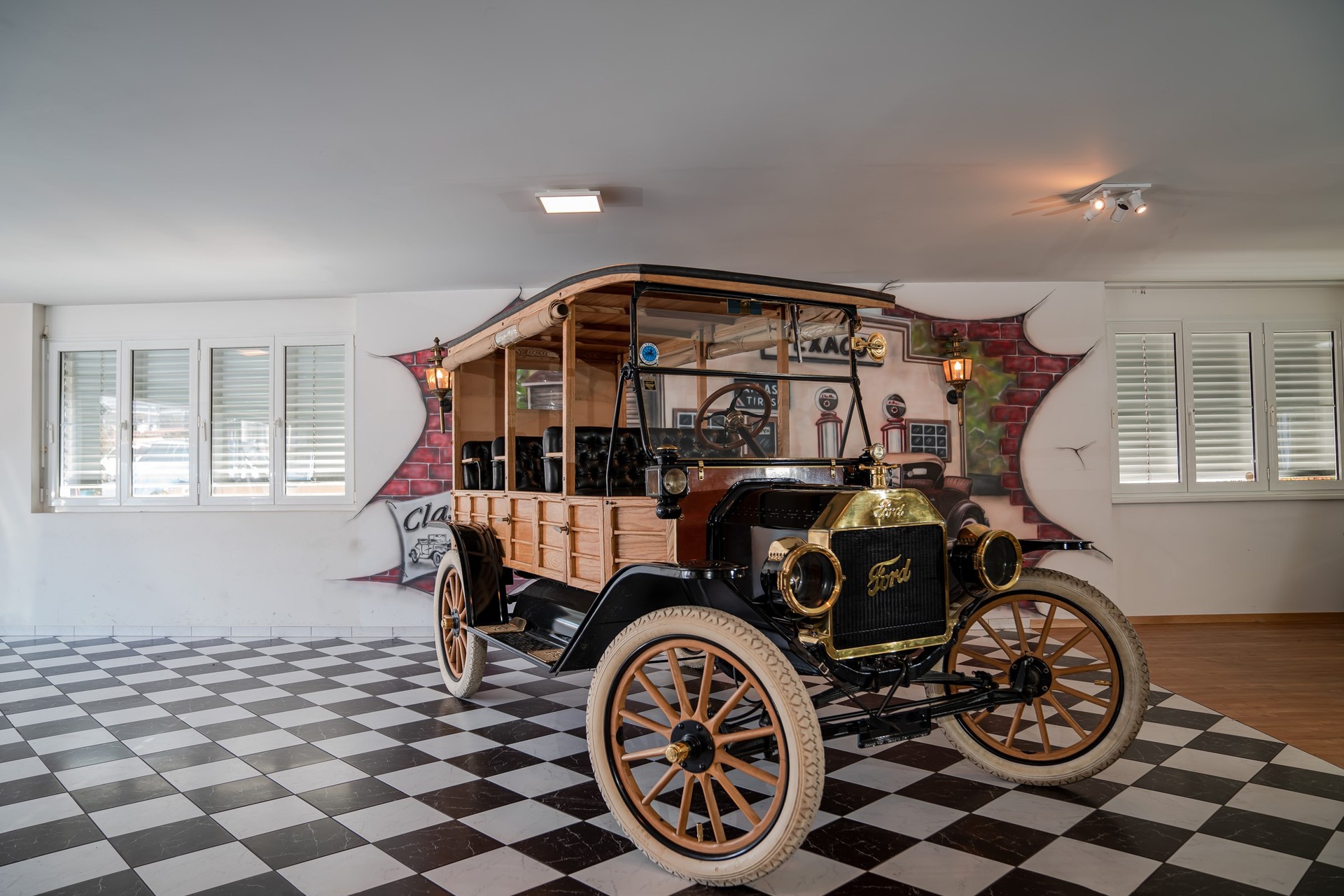 FORD 1914 Model T Depot Hack-image-8