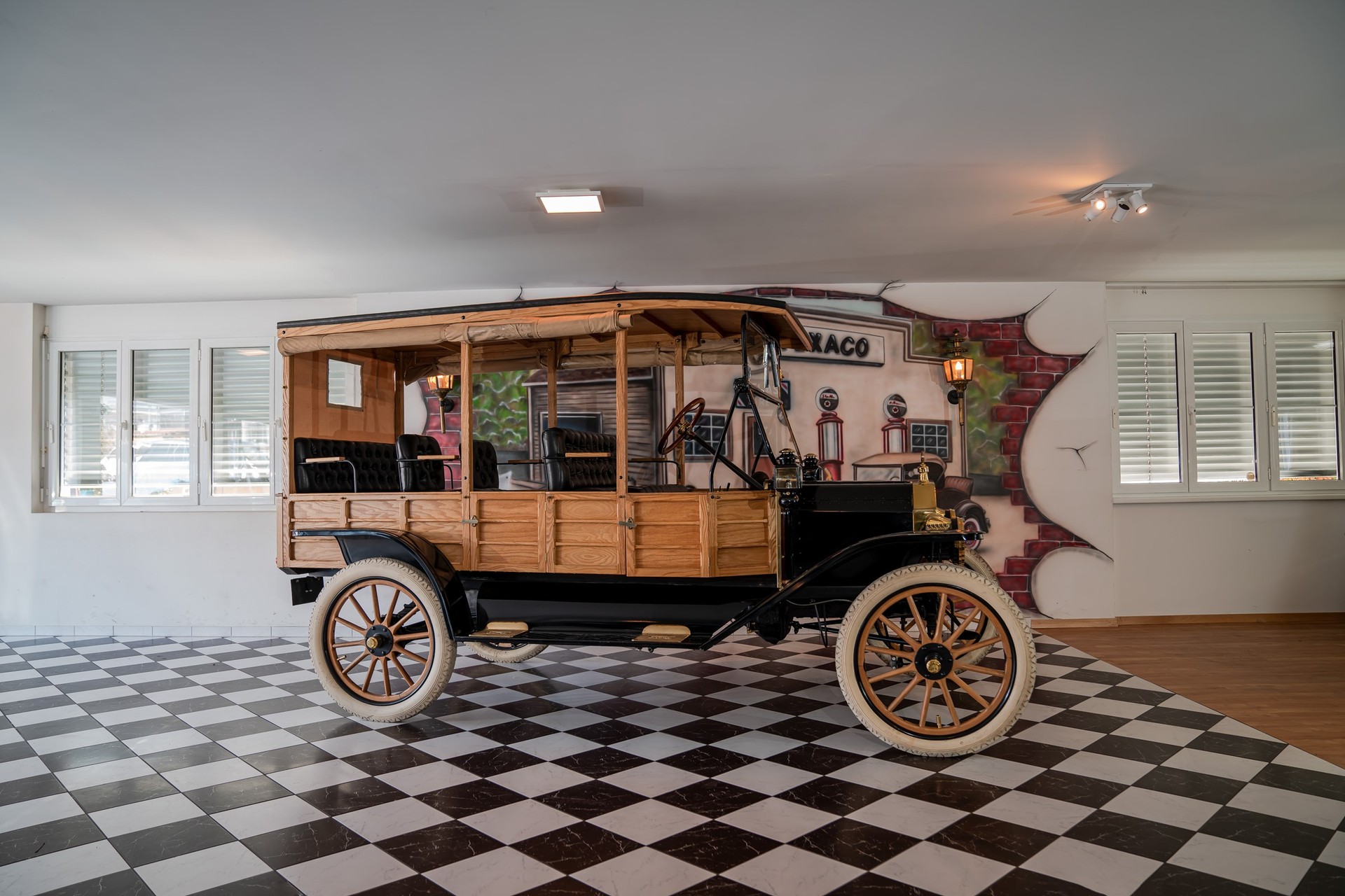 FORD 1914 Model T Depot Hack-image-9