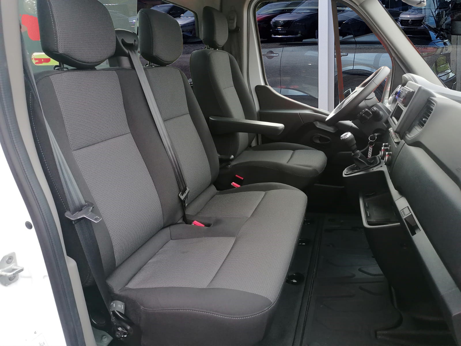 RENAULT Master T35 dCi165 L2-image-9