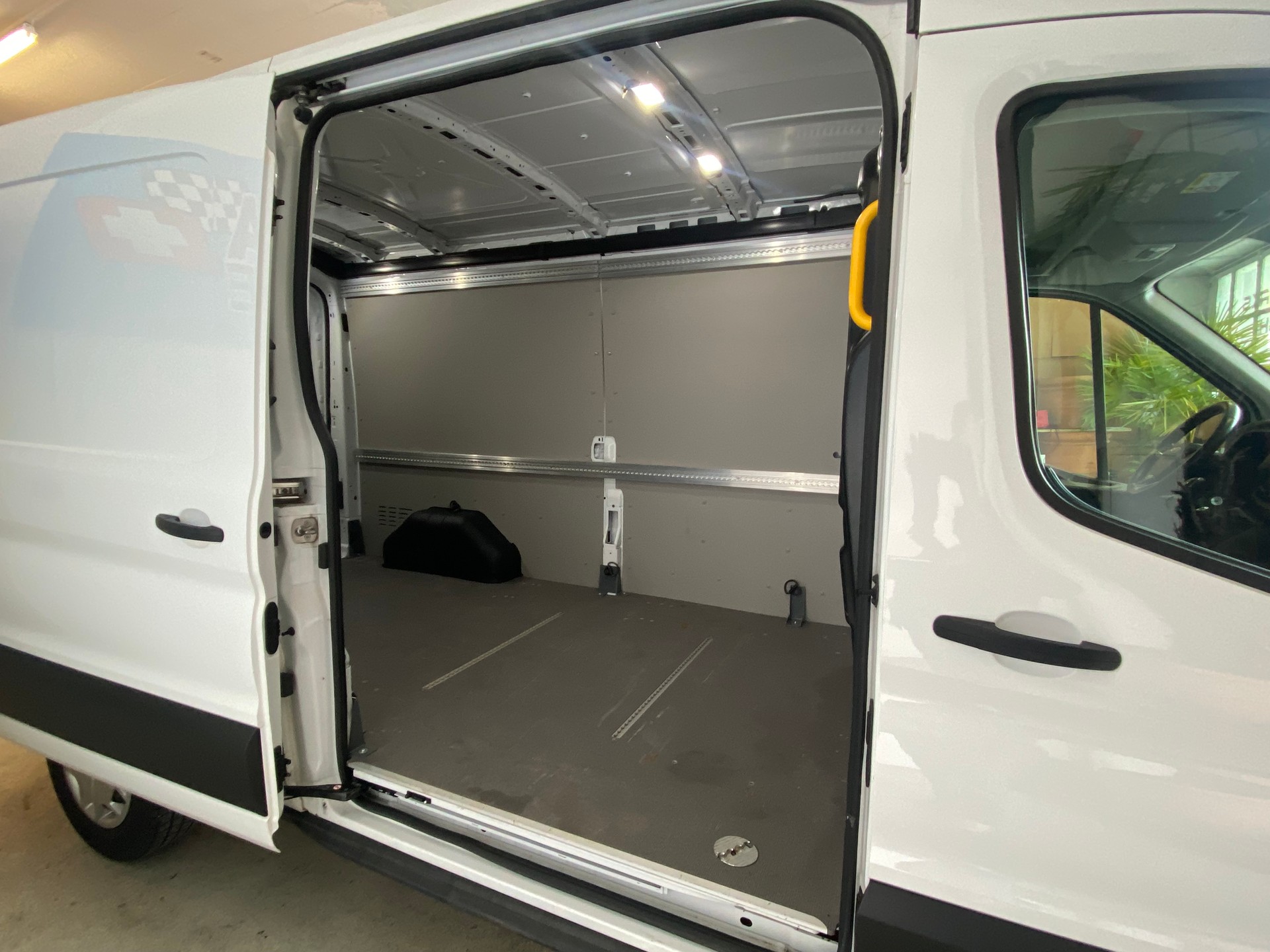 FORD Transit L3 Trend 2.0 TDCi 130 FWD-image-6