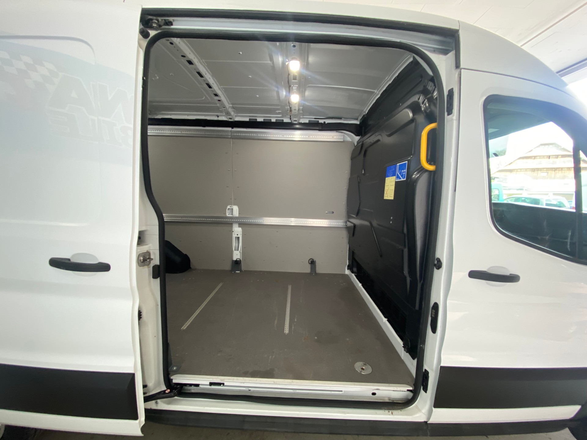 FORD Transit L3 Trend 2.0 TDCi 130 FWD-image-7