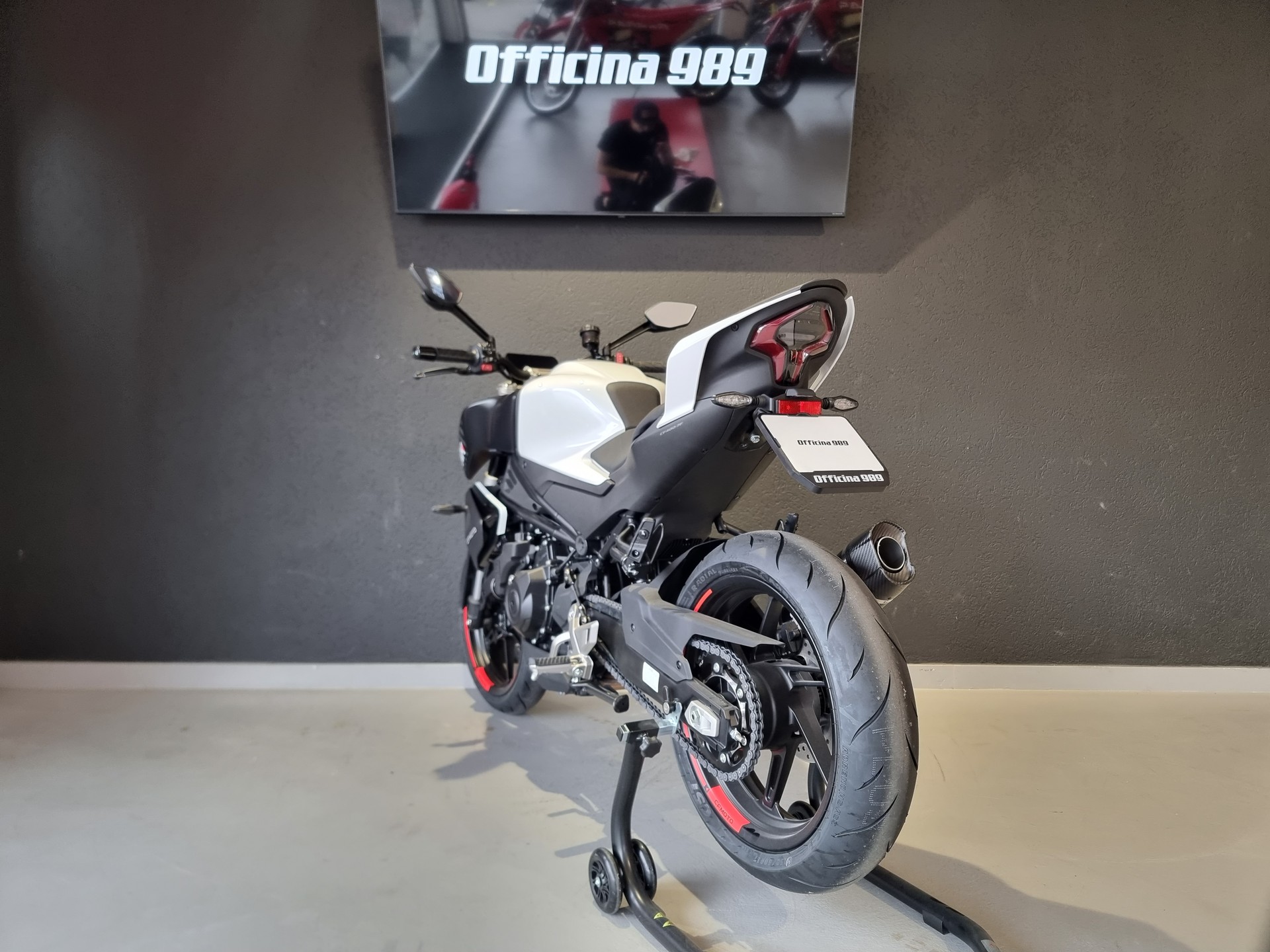 CF MOTO 450NK-showroom-element-3