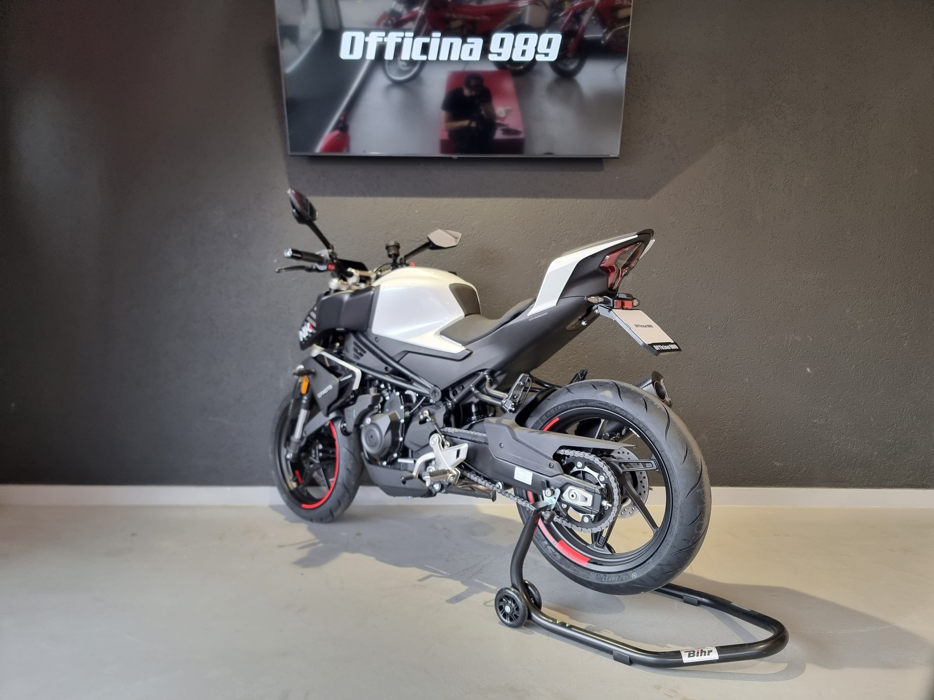 CF MOTO 450NK-showroom-element-2