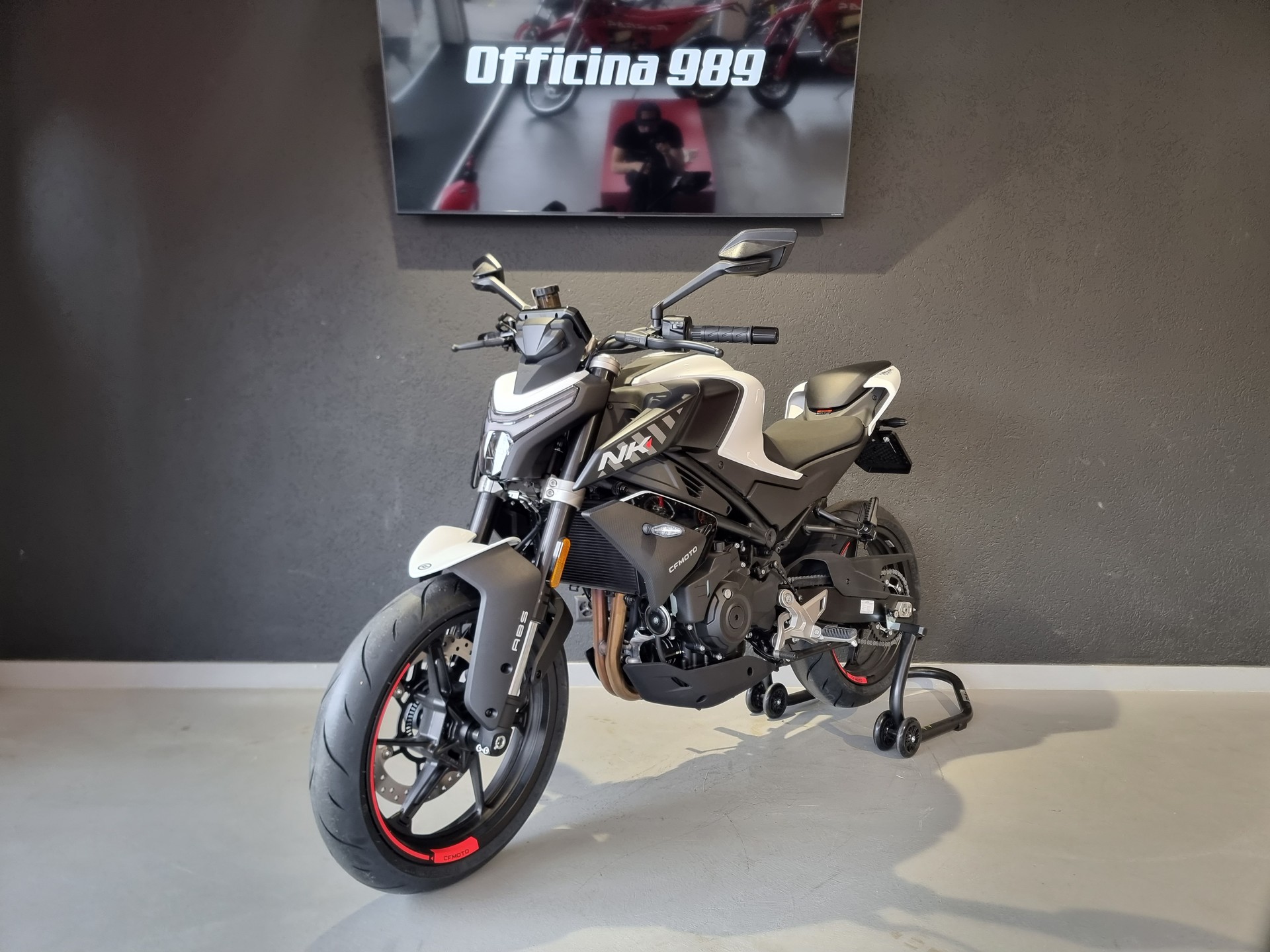 CF MOTO 450NK