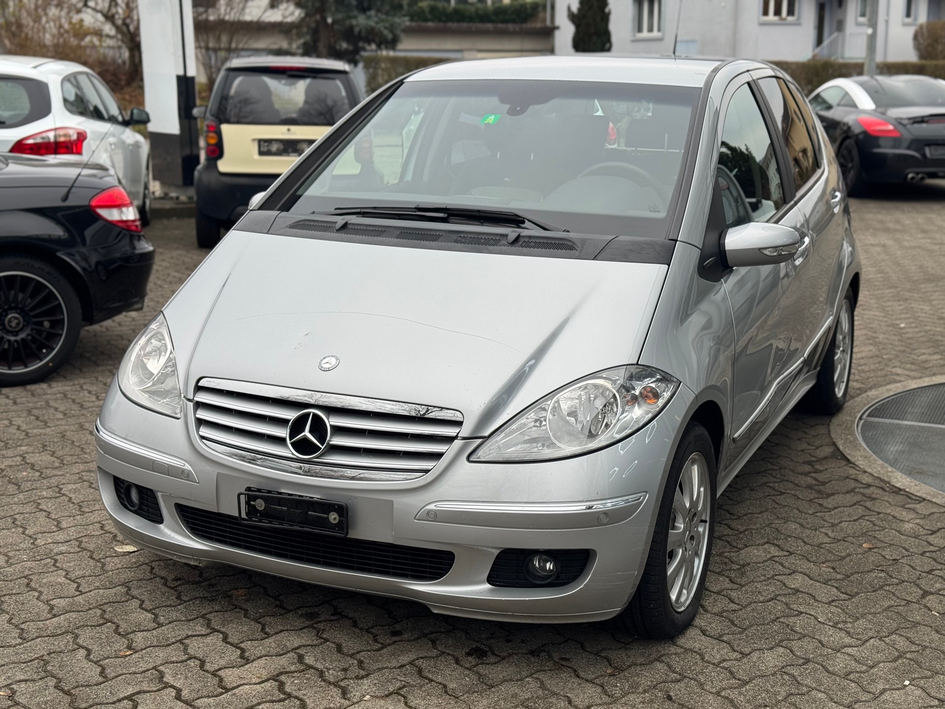 MERCEDES-BENZ A 200-image-2