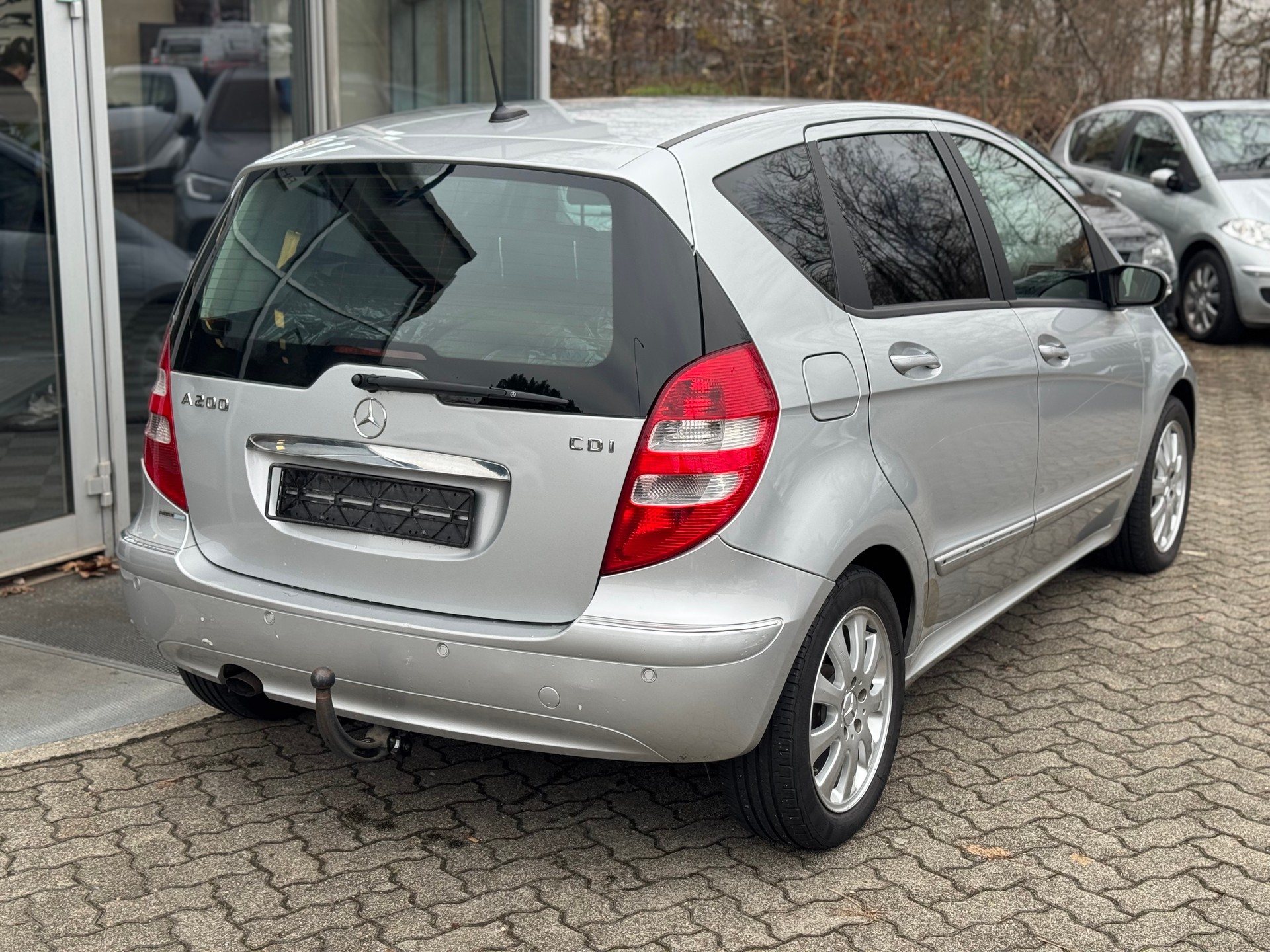 MERCEDES-BENZ A 200-image-4