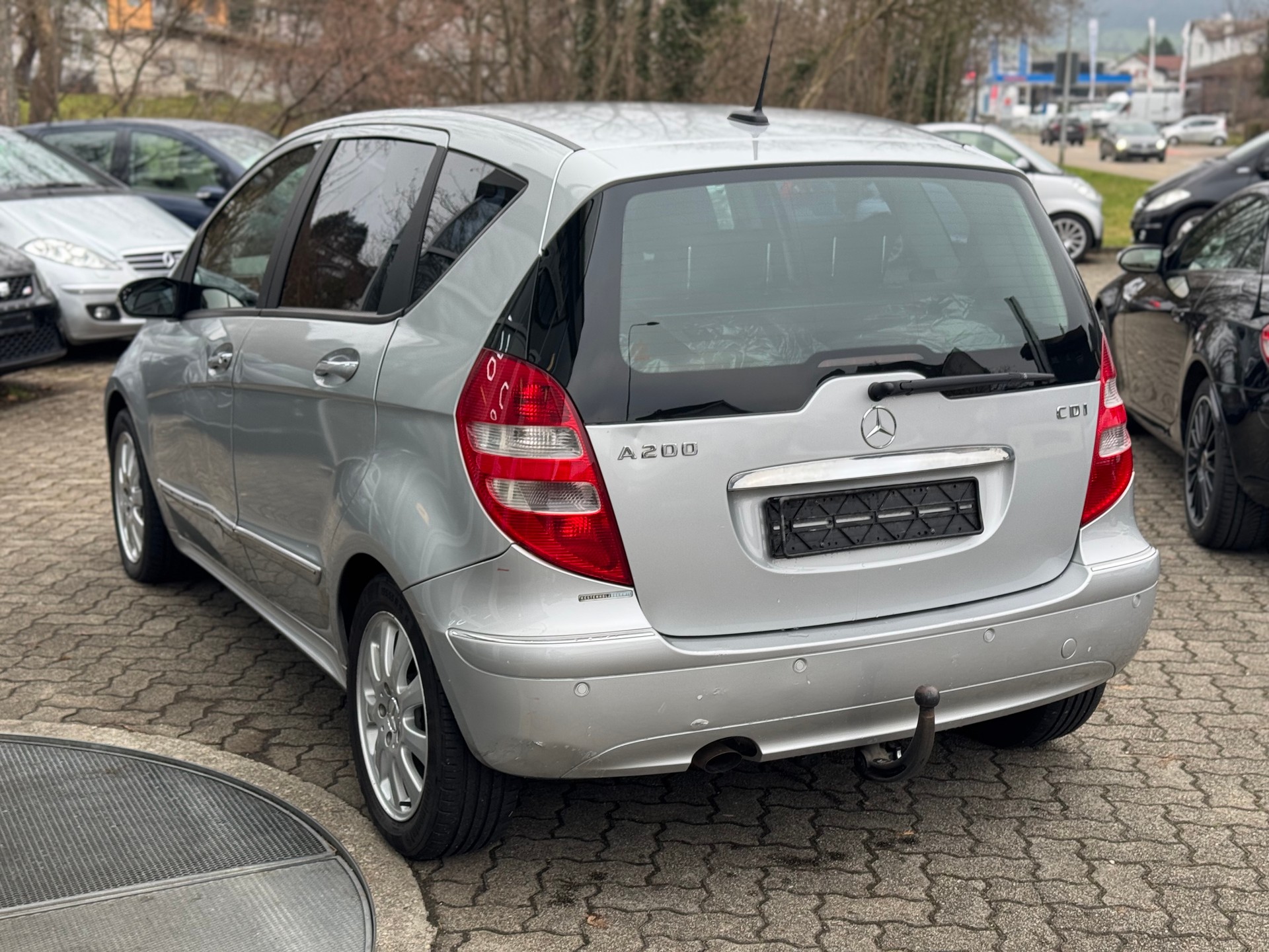 MERCEDES-BENZ A 200-image-3