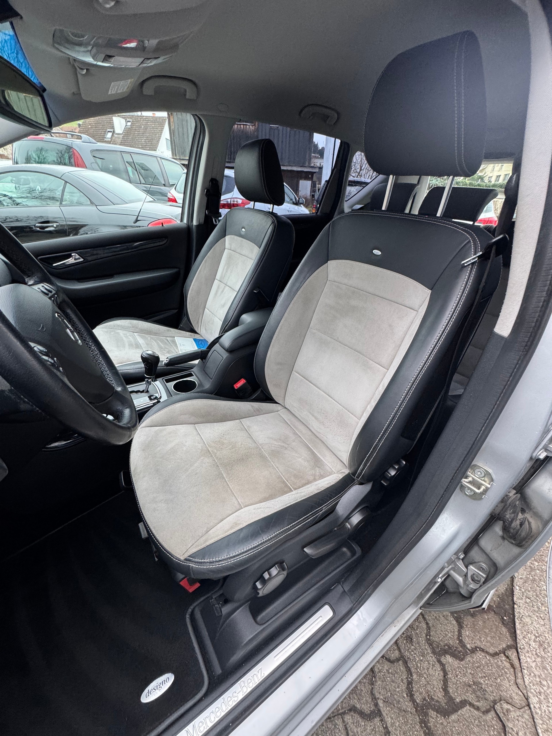 MERCEDES-BENZ A 200-image-12