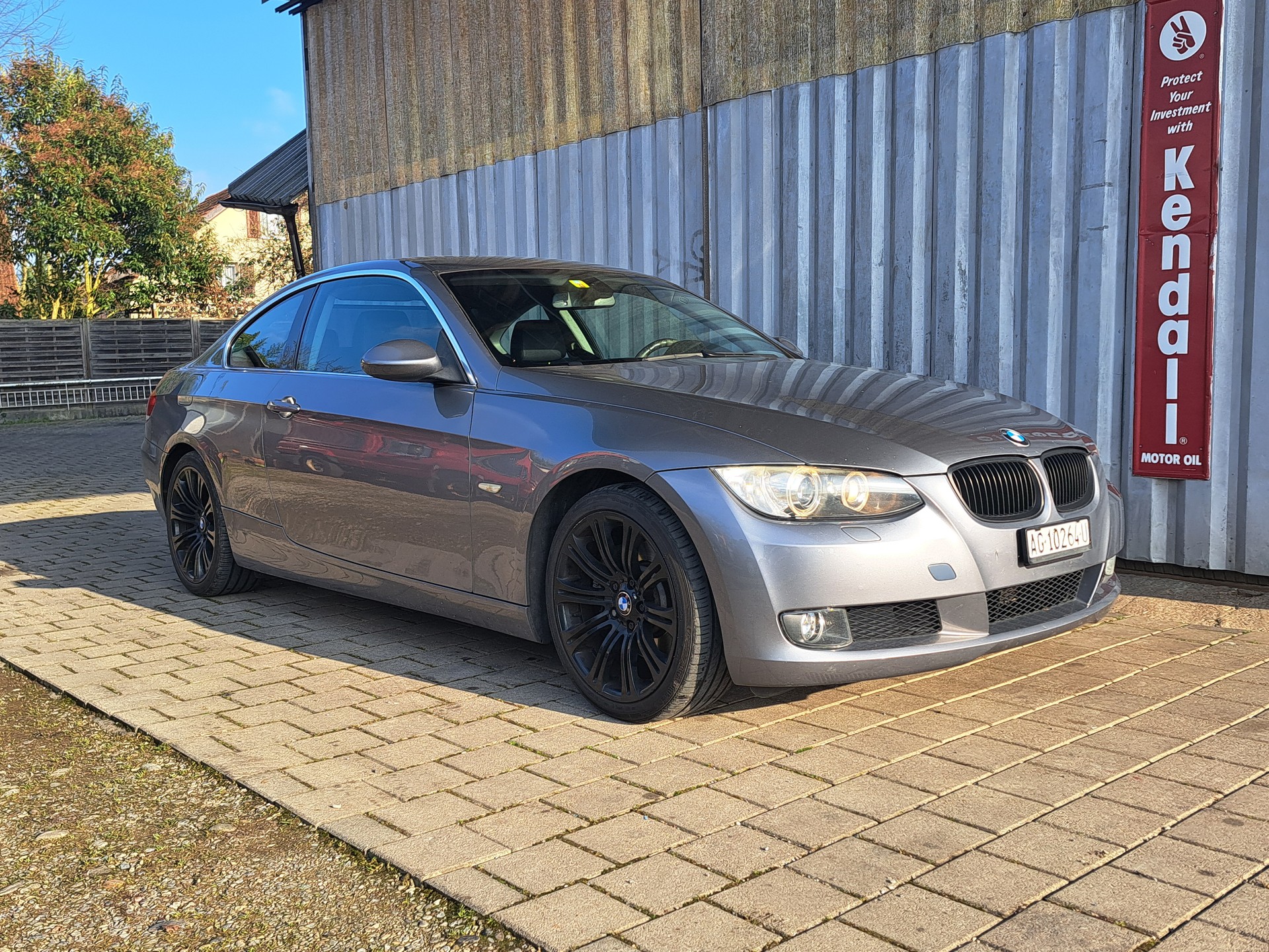 BMW 325xi Coupé-image-0