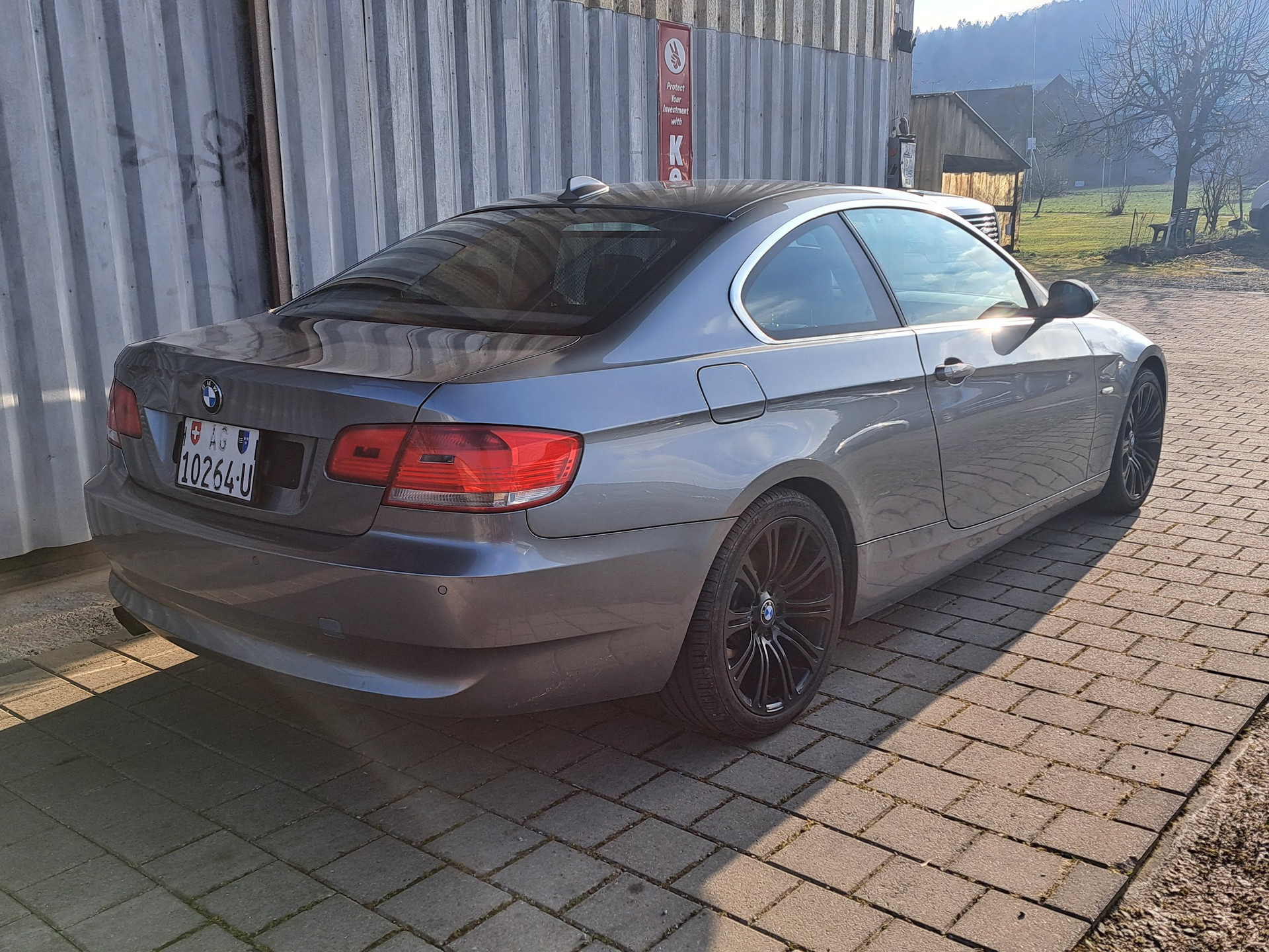 BMW 325xi Coupé-image-2