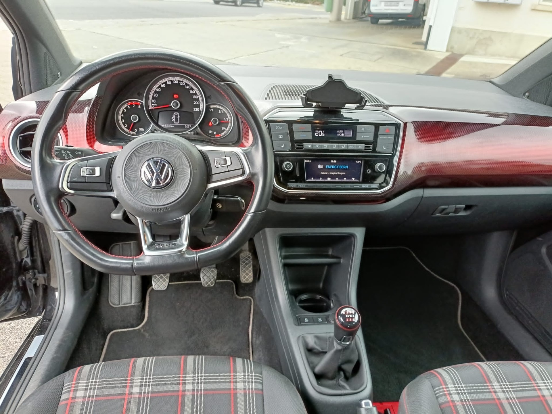VW Up 1.0 TSI GTI-image-11