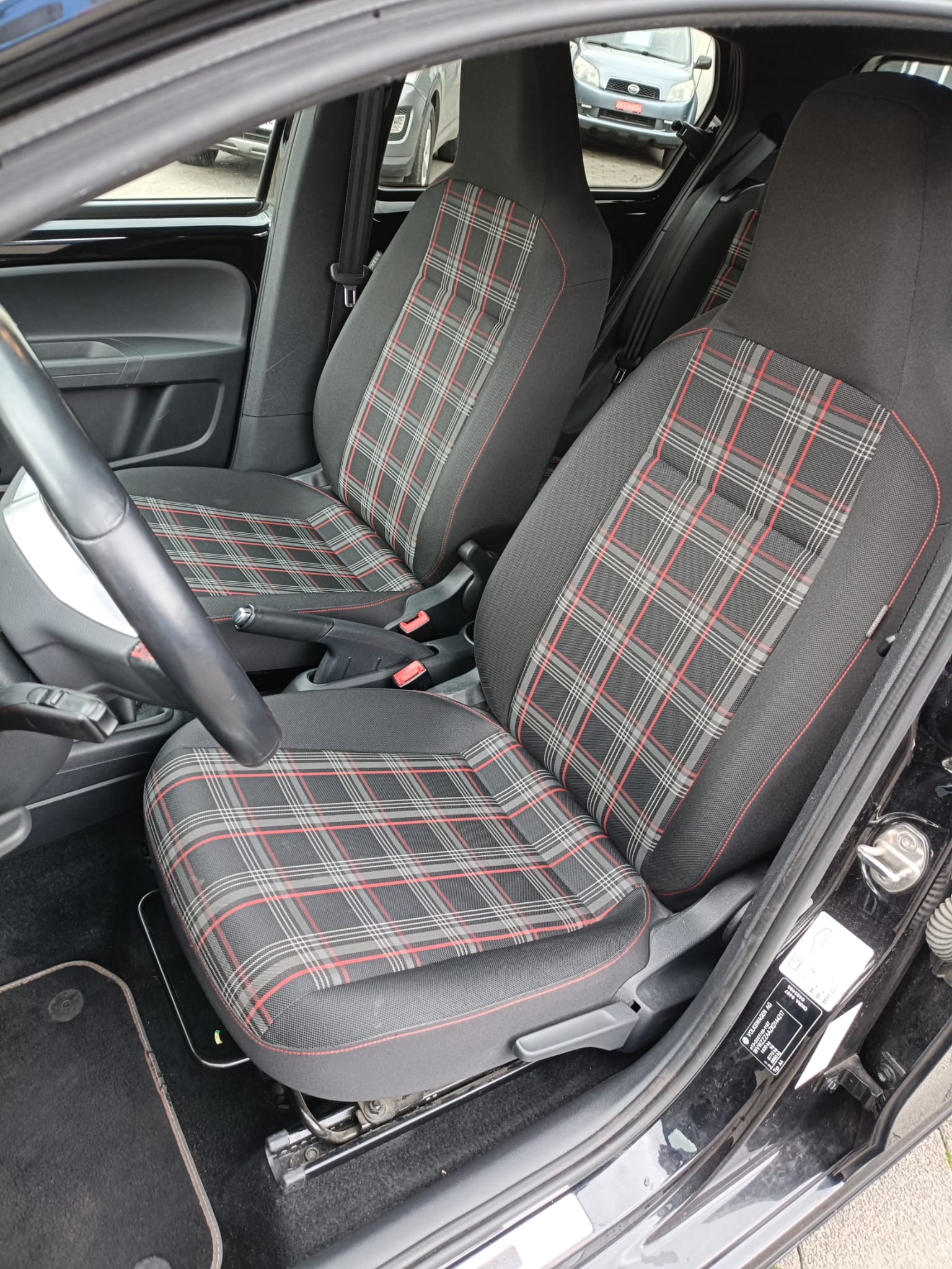 VW Up 1.0 TSI GTI-image-6