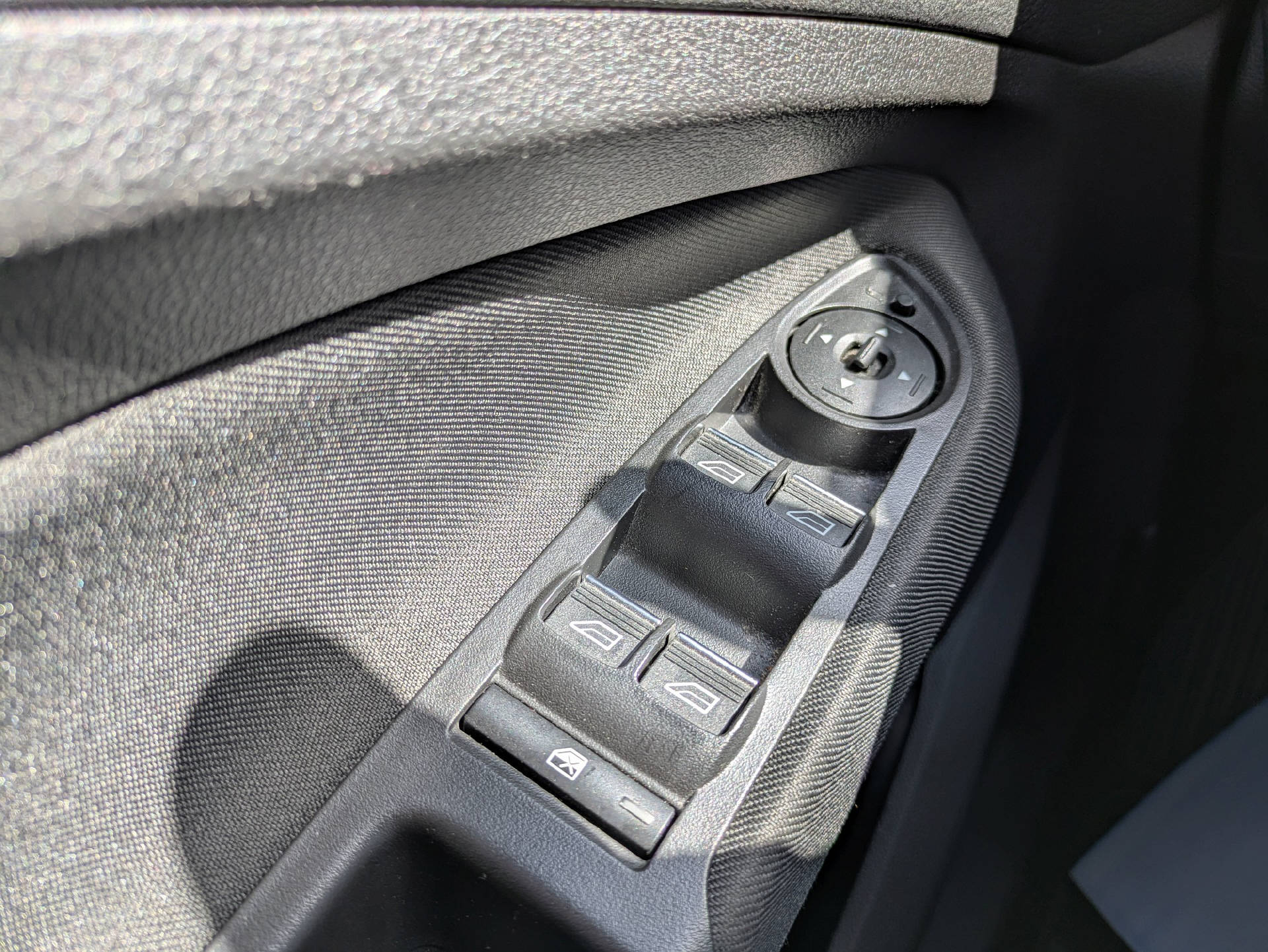 FORD C-Max 1.0i EcoB 100 Trend S/S-image-6
