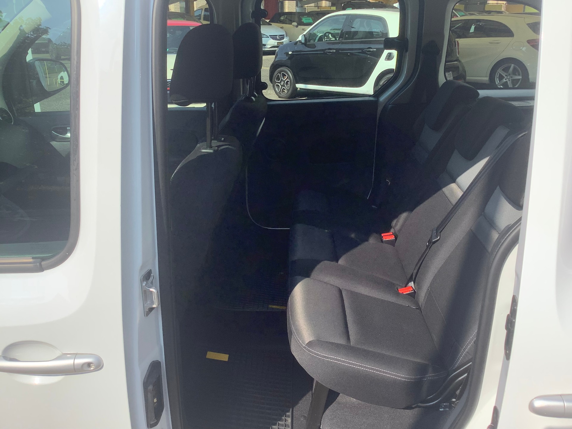 RENAULT Kangoo 1.2 16V Turbo Zen+-image-13
