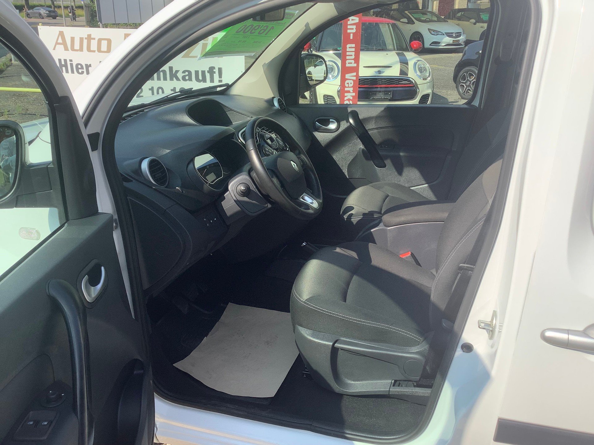 RENAULT Kangoo 1.2 16V Turbo Zen+-image-12