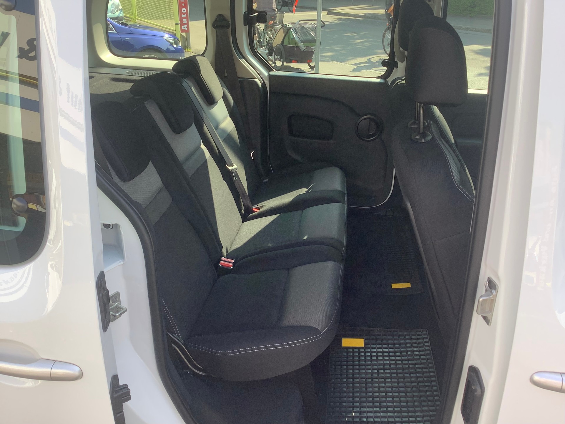 RENAULT Kangoo 1.2 16V Turbo Zen+-image-14