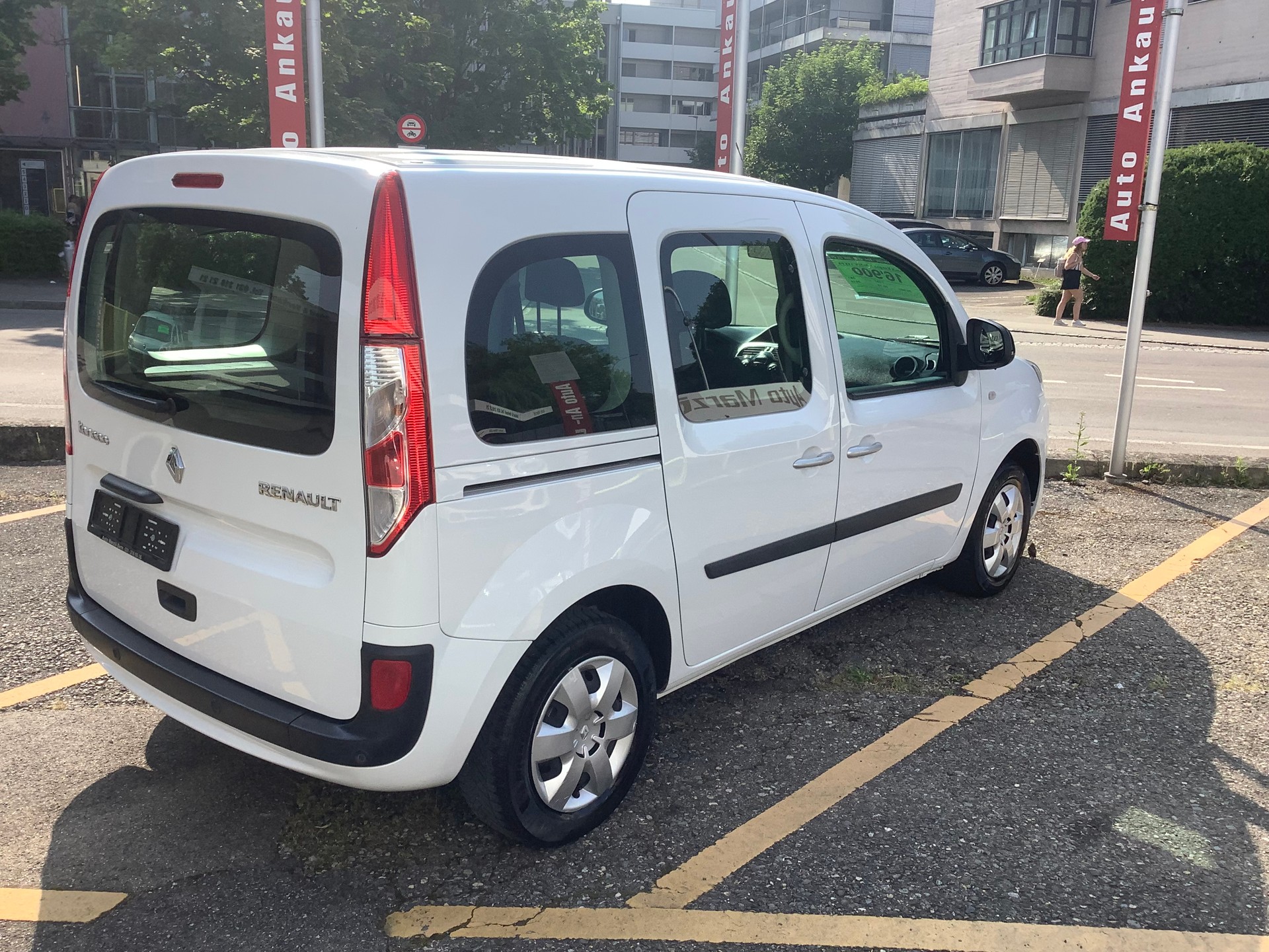 RENAULT Kangoo 1.2 16V Turbo Zen+-image-8