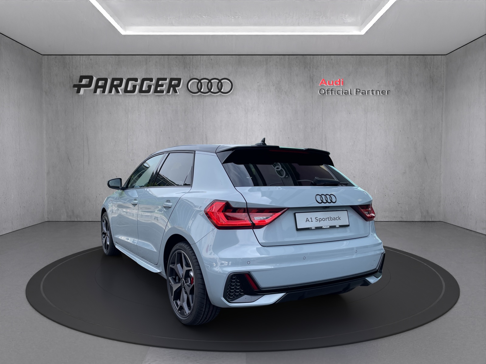 AUDI S line Attraction S-tronic-image-4