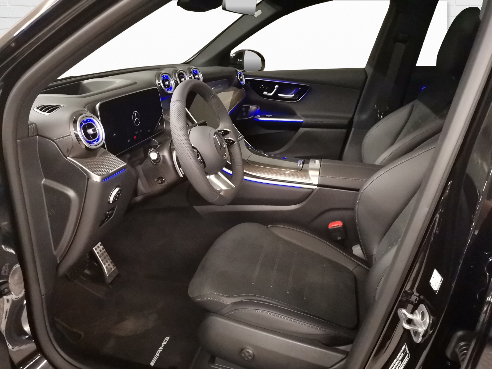 MERCEDES-BENZ GLC 200 AMG Line 4Matic-image-6