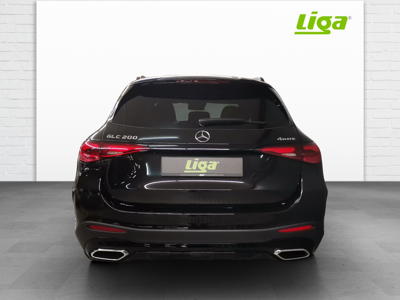 MERCEDES-BENZ GLC 200 AMG Line 4Matic-image-4