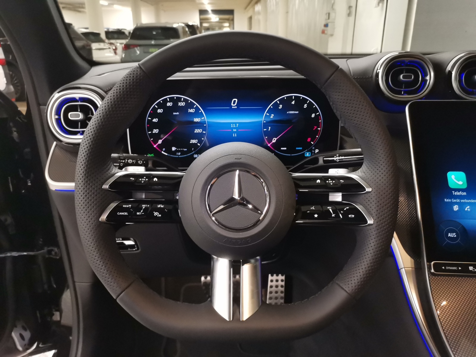 MERCEDES-BENZ GLC 200 AMG Line 4Matic-image-15