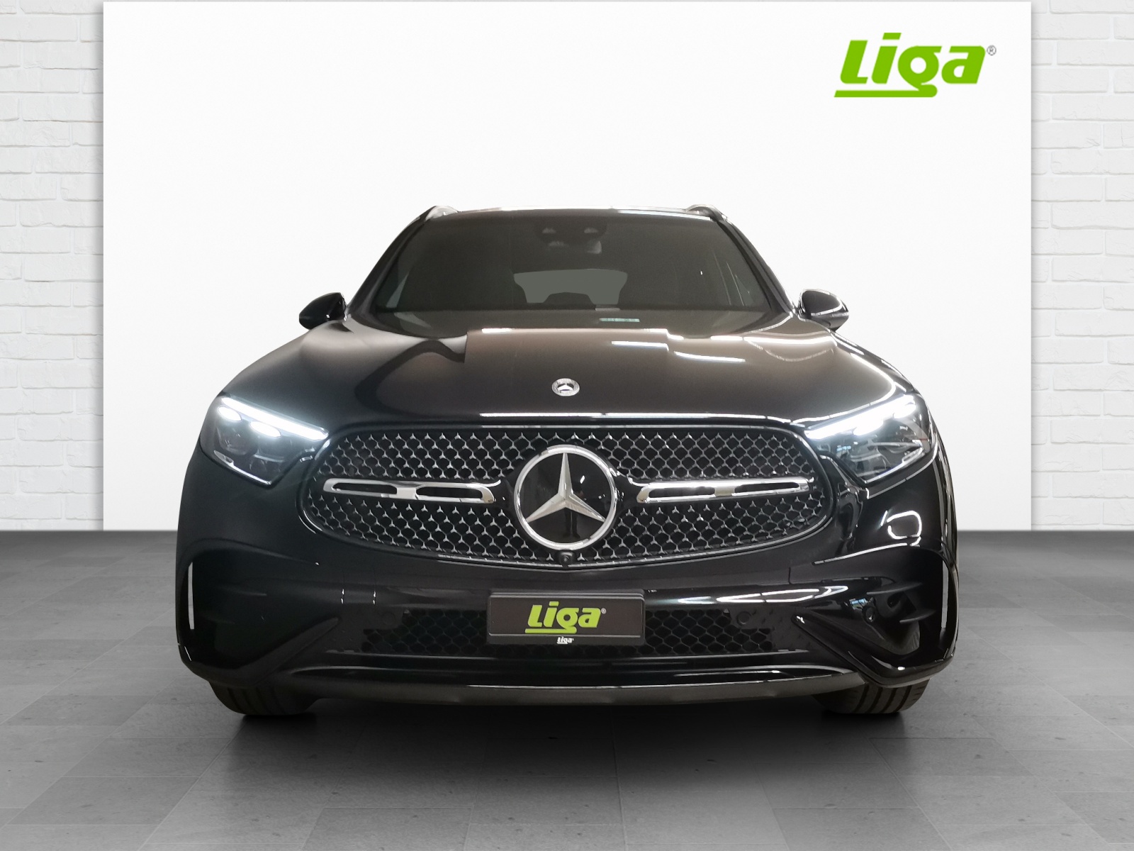 MERCEDES-BENZ GLC 200 AMG Line 4Matic-image-2