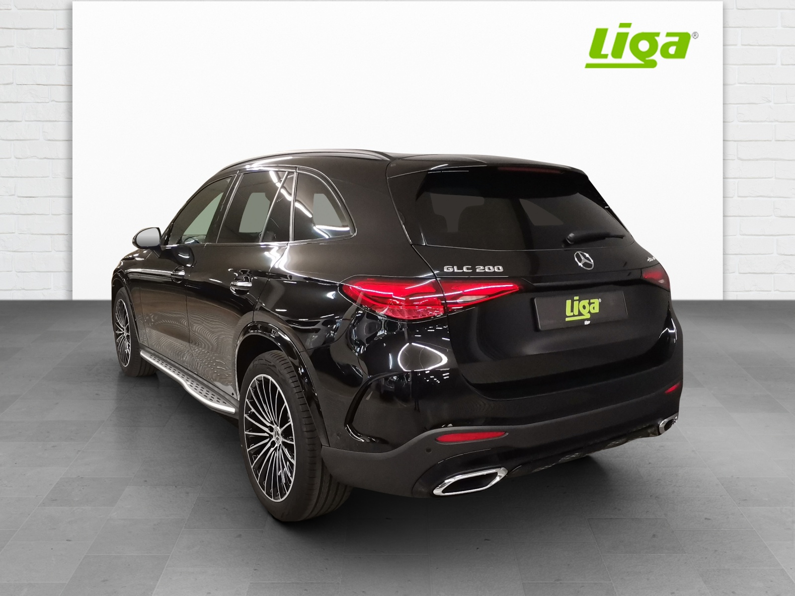 MERCEDES-BENZ GLC 200 AMG Line 4Matic-image-3