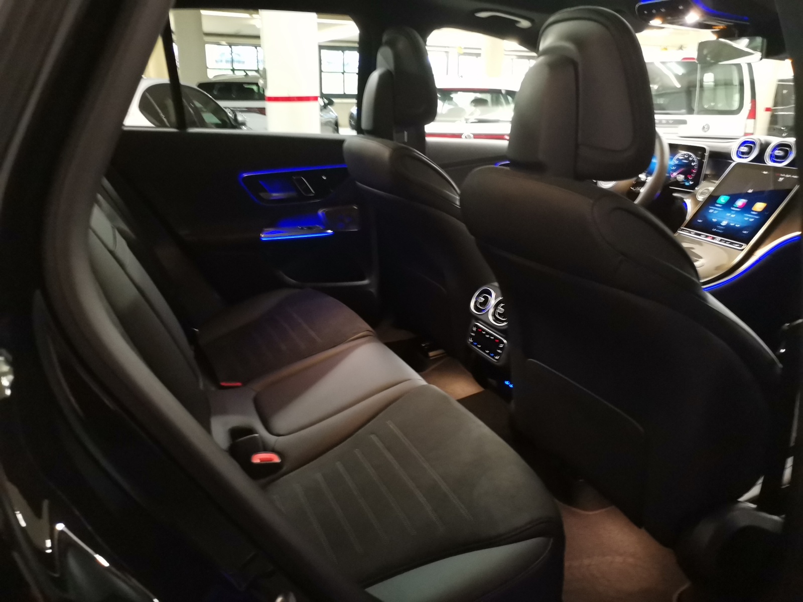 MERCEDES-BENZ GLC 200 AMG Line 4Matic-image-9