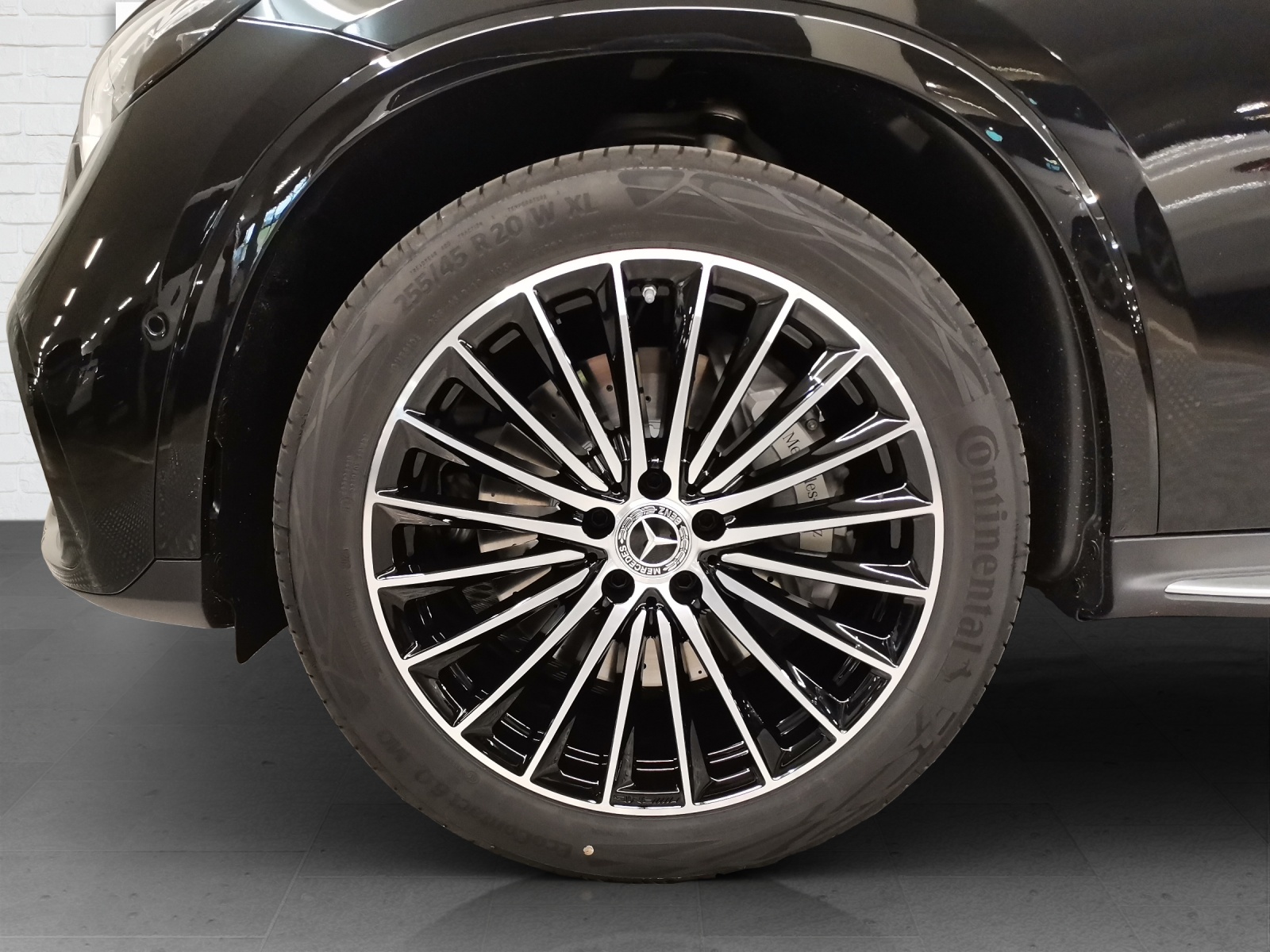 MERCEDES-BENZ GLC 200 AMG Line 4Matic-image-5