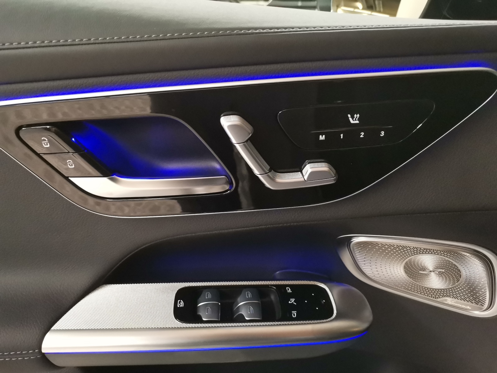 MERCEDES-BENZ GLC 200 AMG Line 4Matic-image-12