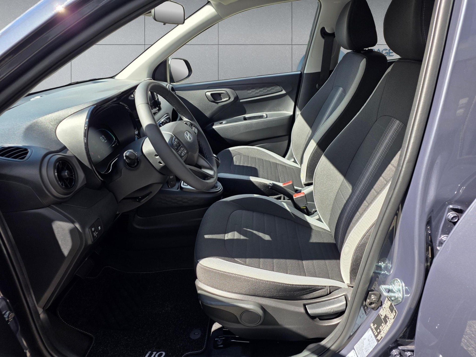 HYUNDAI i10 1.2 Amplia-image-8