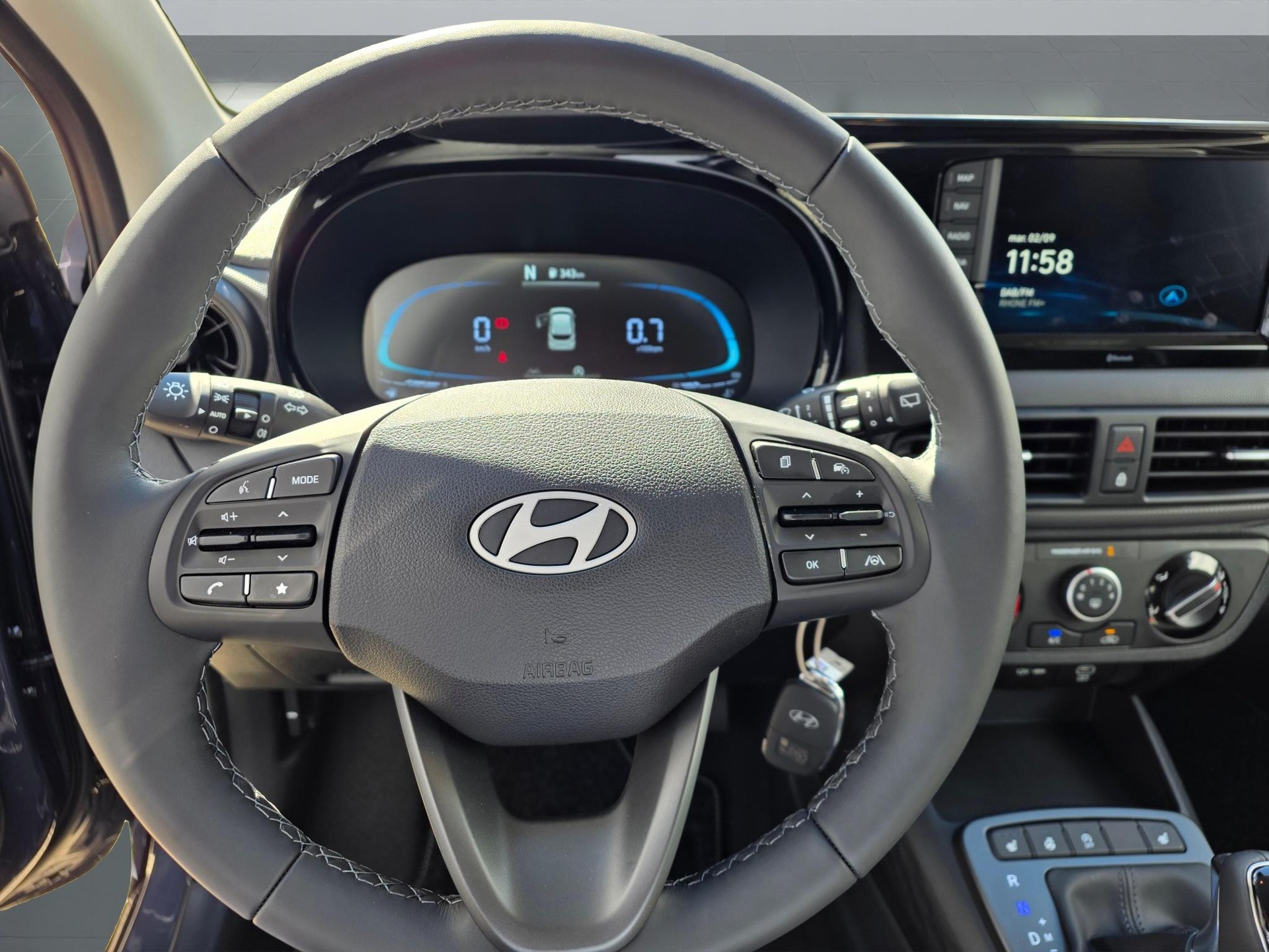 HYUNDAI i10 1.2 Amplia-image-9
