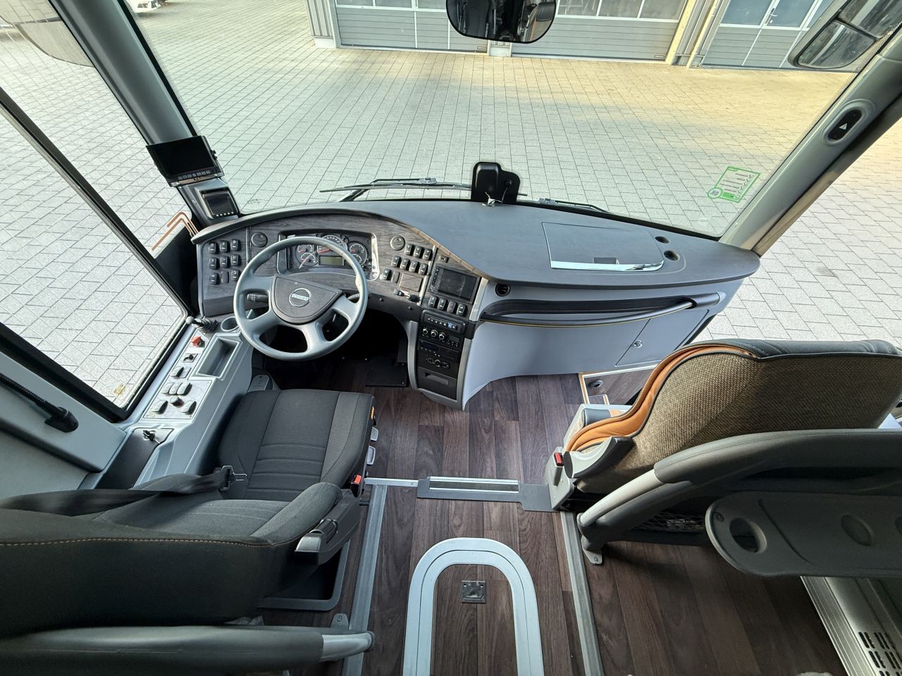 ISUZU AOS Visigo-image-12