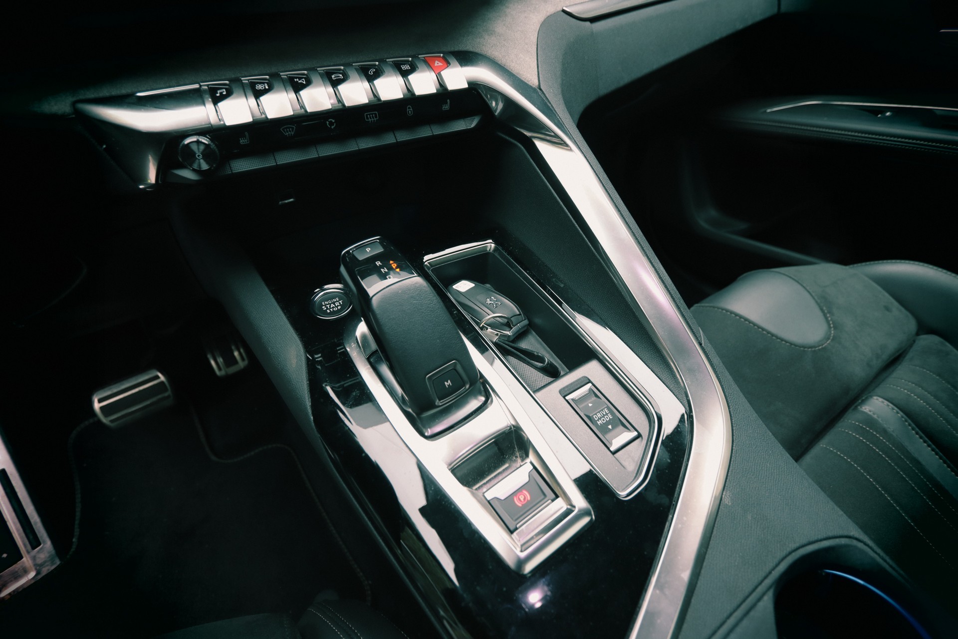 PEUGEOT 5008 1.6 Pure Tech GT Pack EAT8-image-20