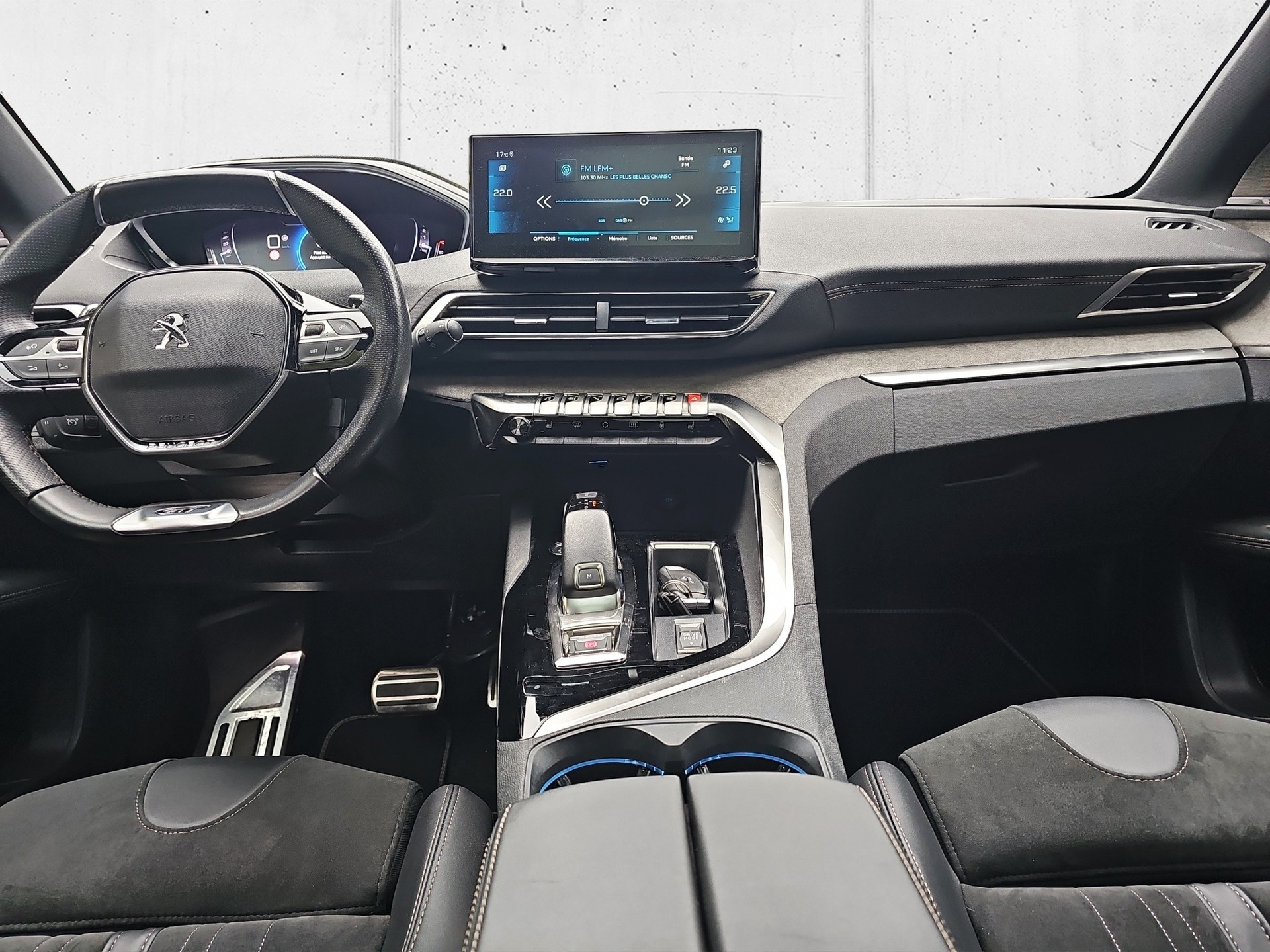 PEUGEOT 5008 1.6 Pure Tech GT Pack EAT8-image-15