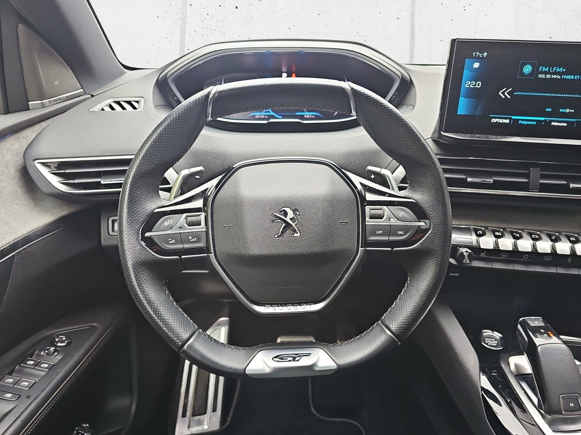 PEUGEOT 5008 1.6 Pure Tech GT Pack EAT8-image-13