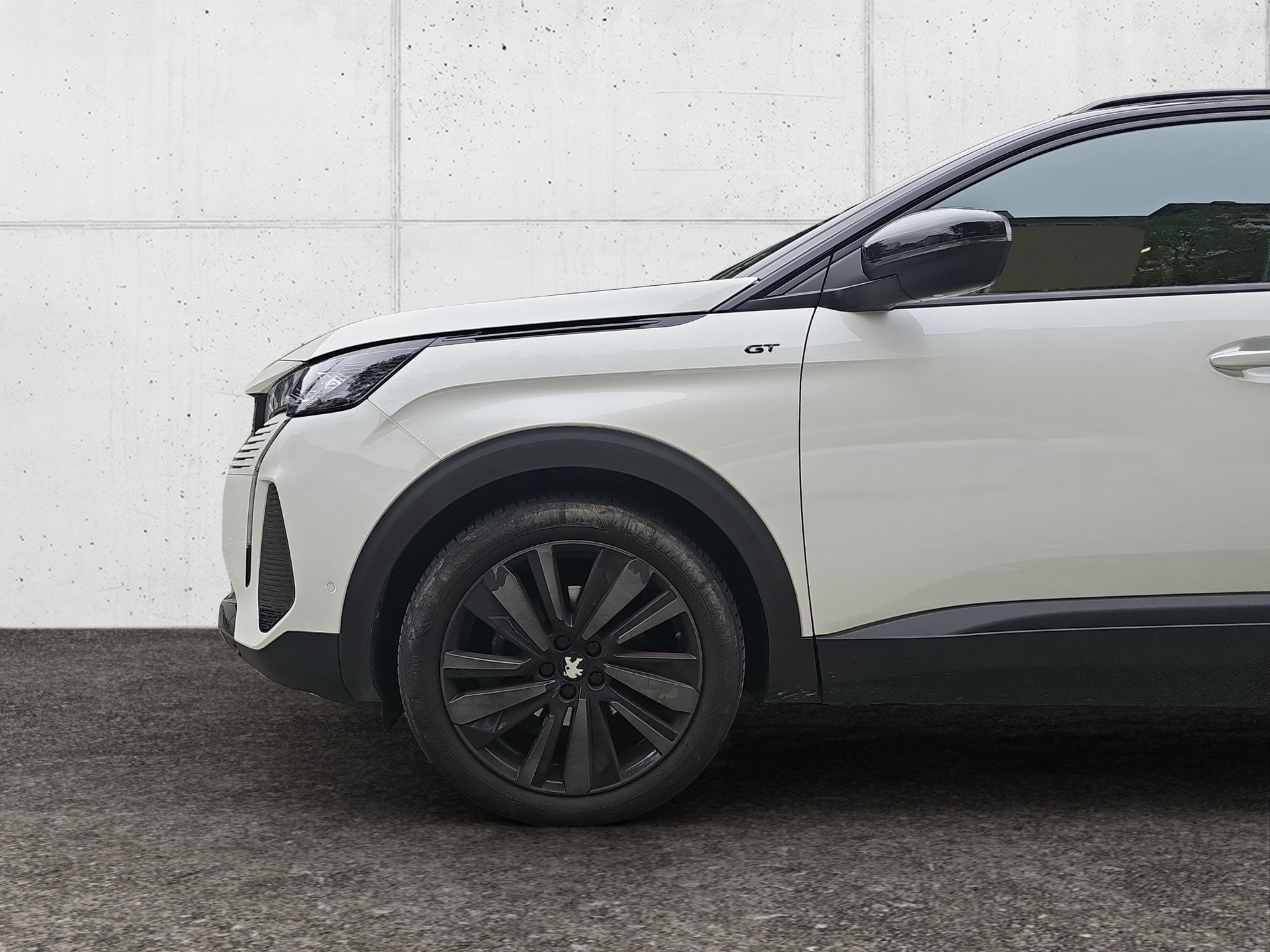 PEUGEOT 5008 1.6 Pure Tech GT Pack EAT8-image-4