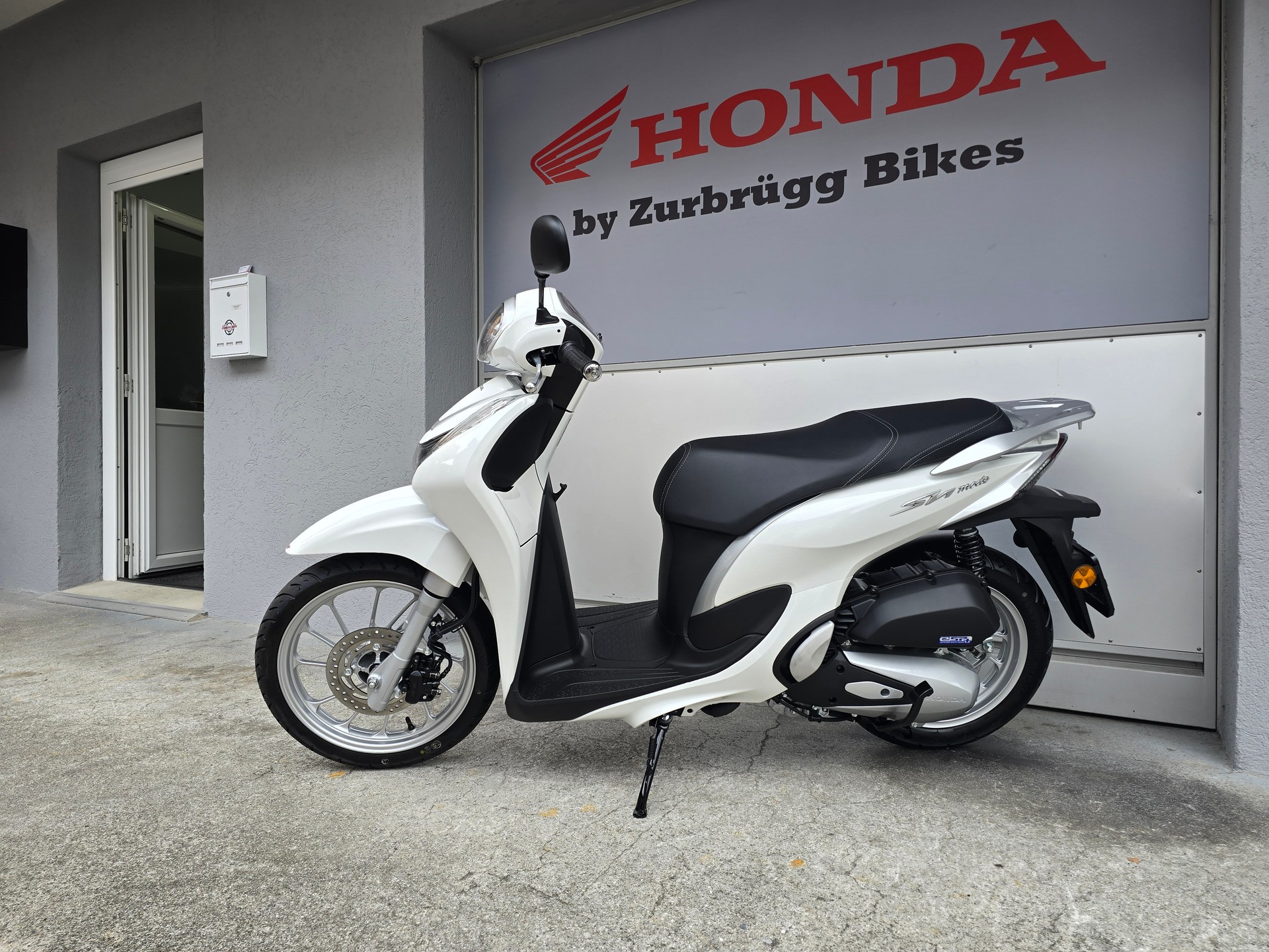 HONDA SH 125 i Mode-showroom-element-1