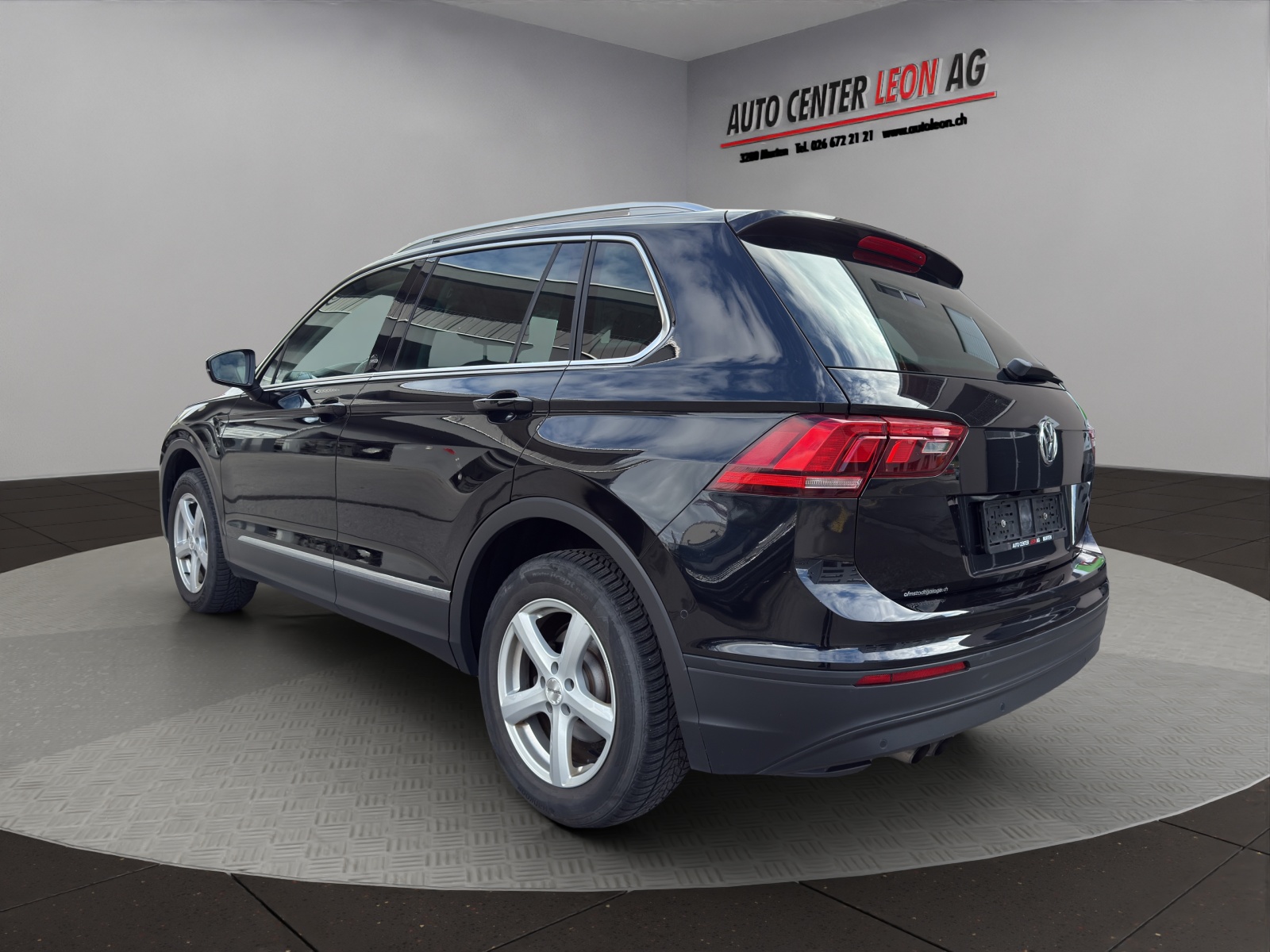 VW Tiguan 2.0TSI Sound 4Motion DSG-image-3