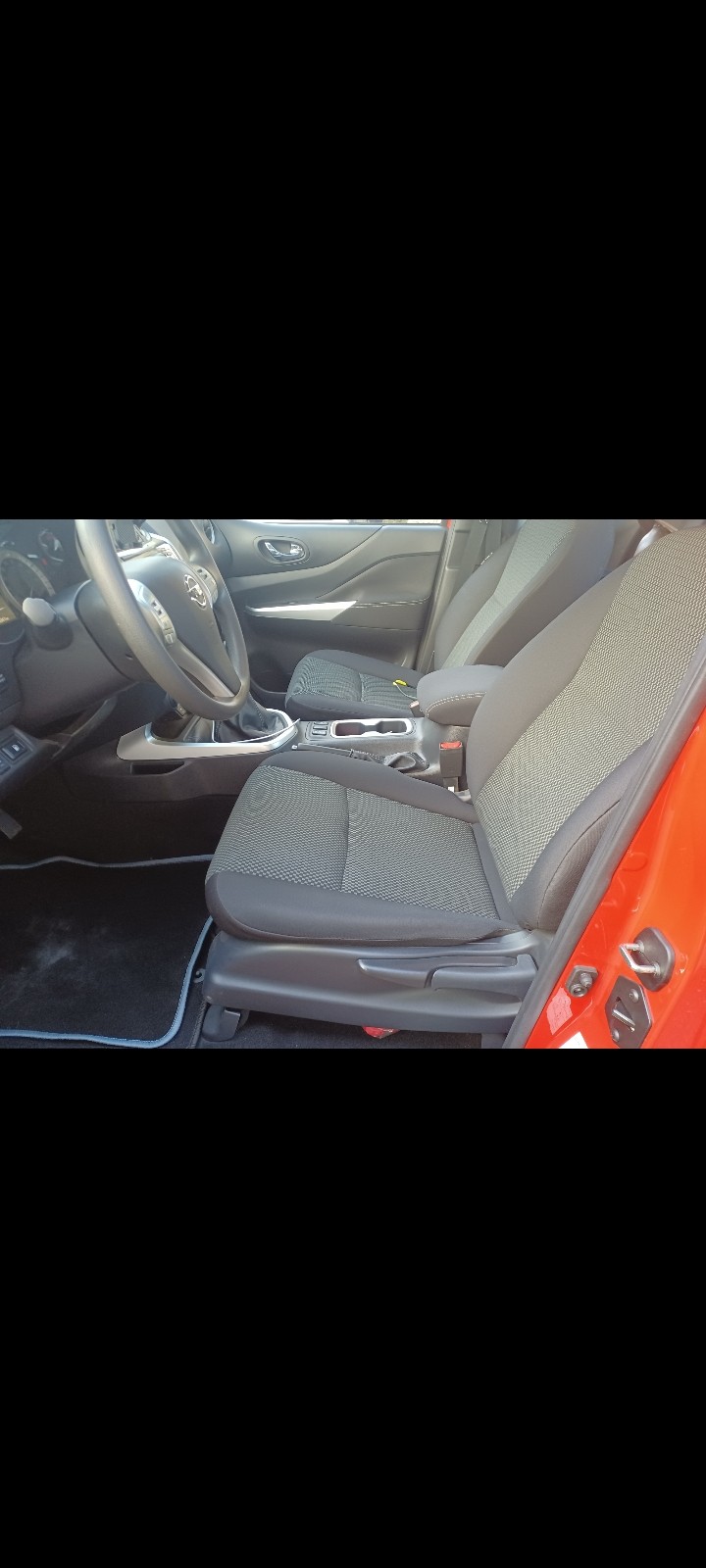 NISSAN Navara King Cab Acenta 2.3 dCi 4WD-image-2