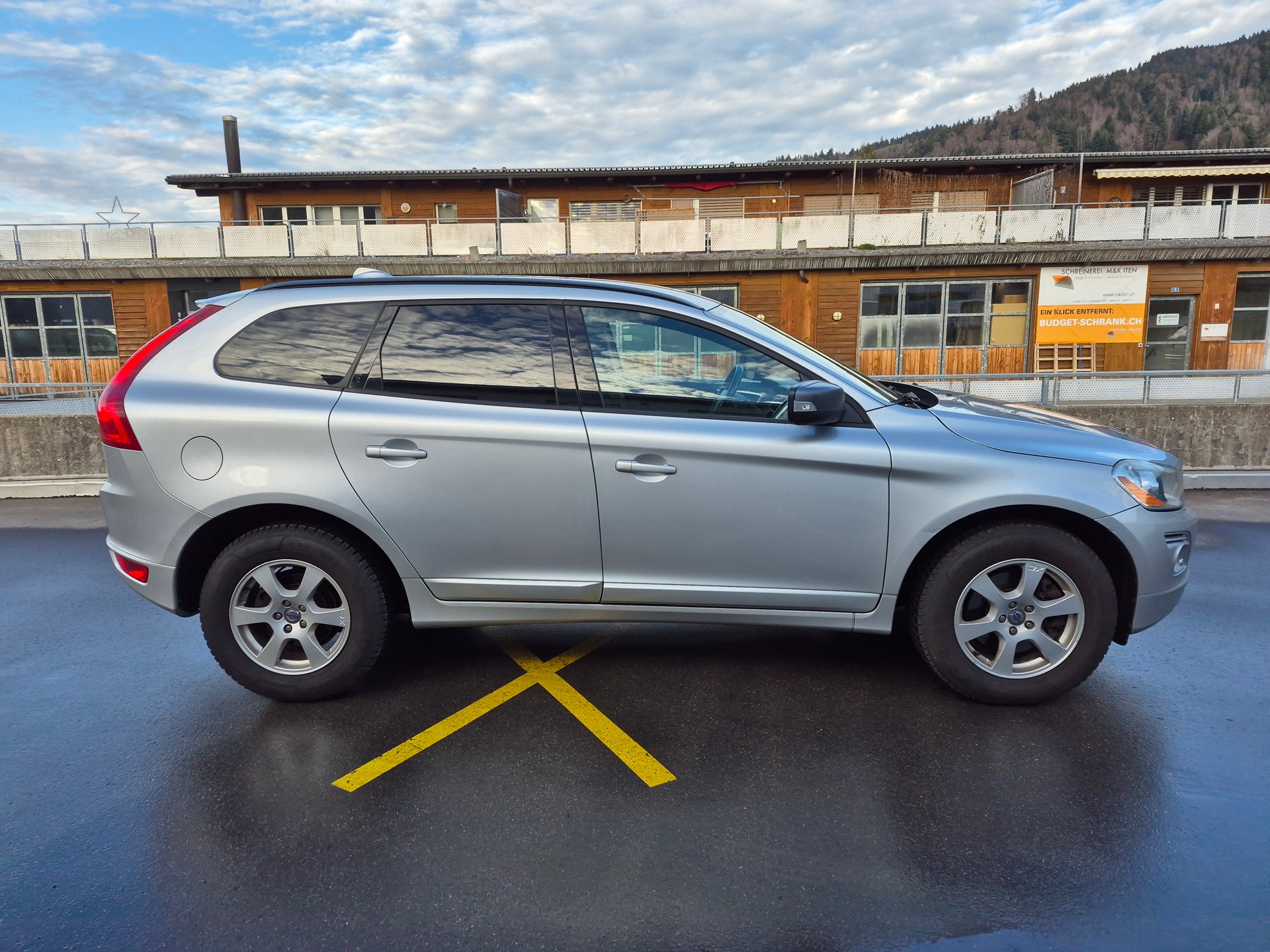 VOLVO XC60 2.4D Geartronic-image-7