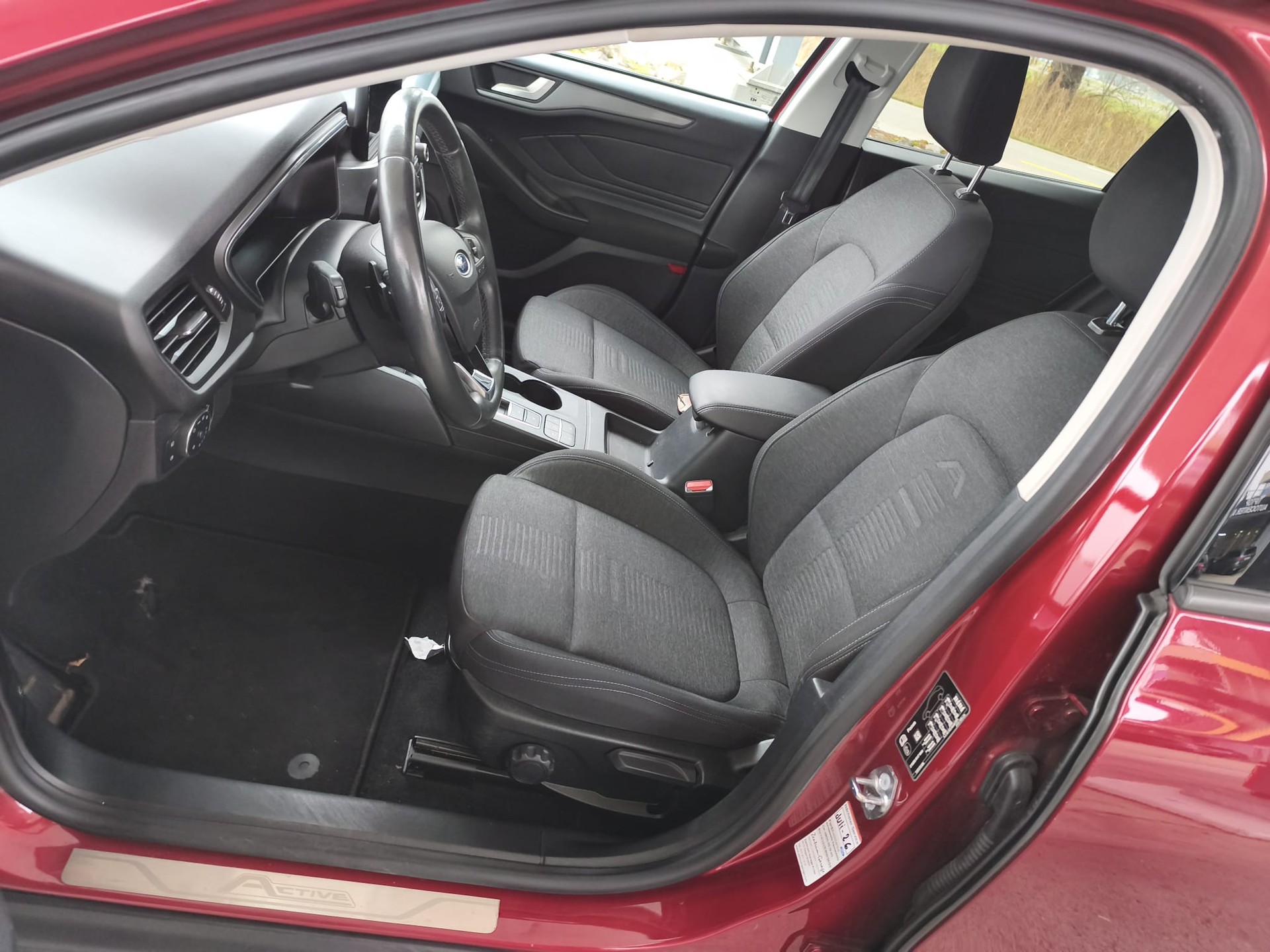 FORD Focus 1.0 SCTi Active Vignale Automatic-image-6
