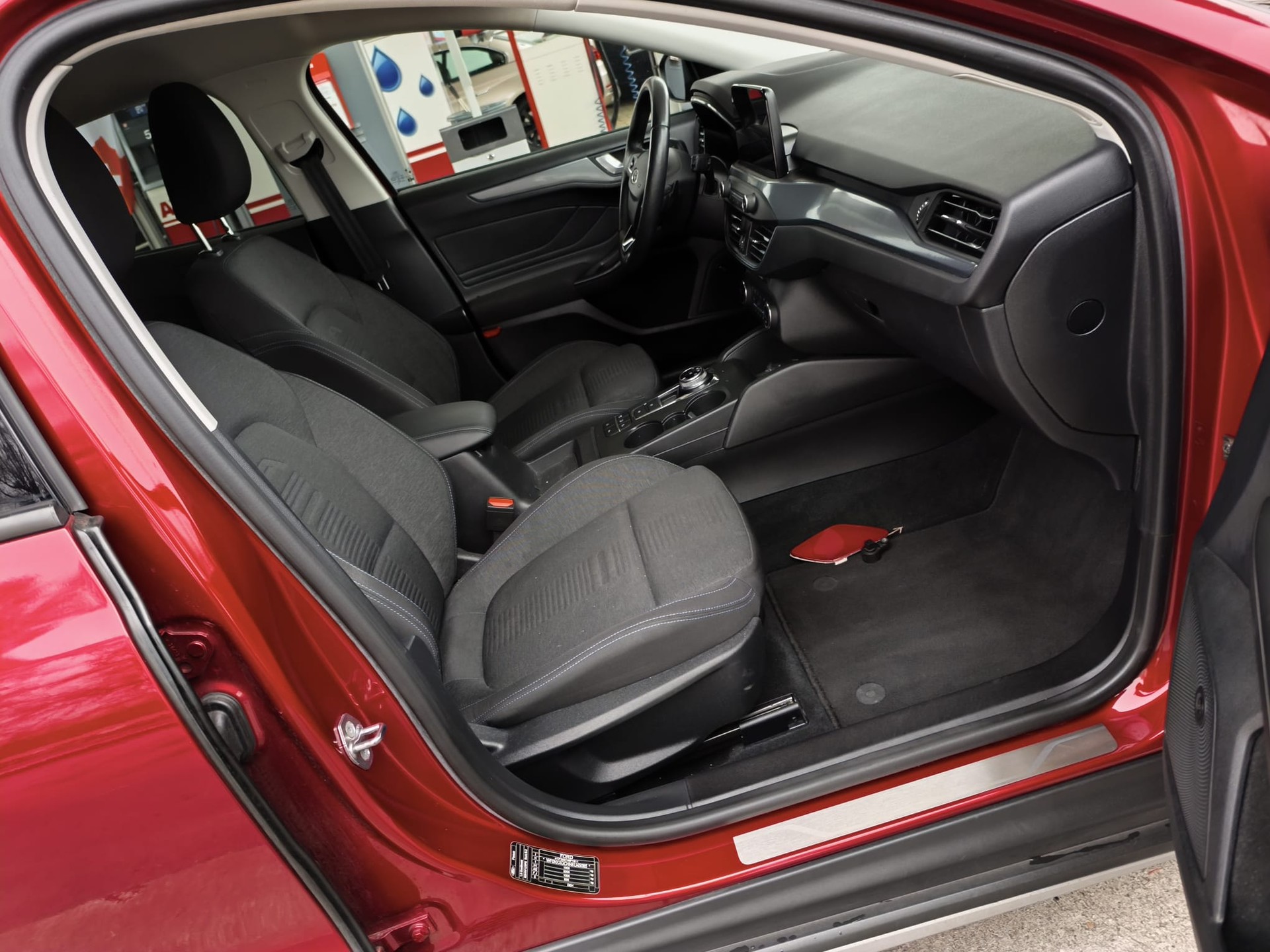 FORD Focus 1.0 SCTi Active Vignale Automatic-image-12