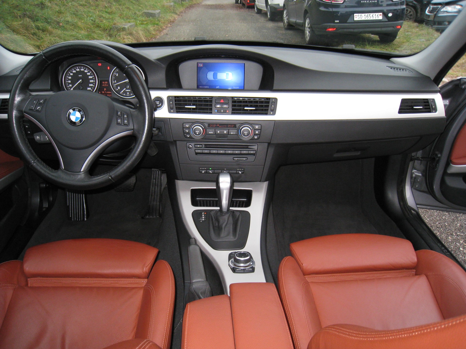 BMW 325i x-Drive Steptronic MFK.-image-3