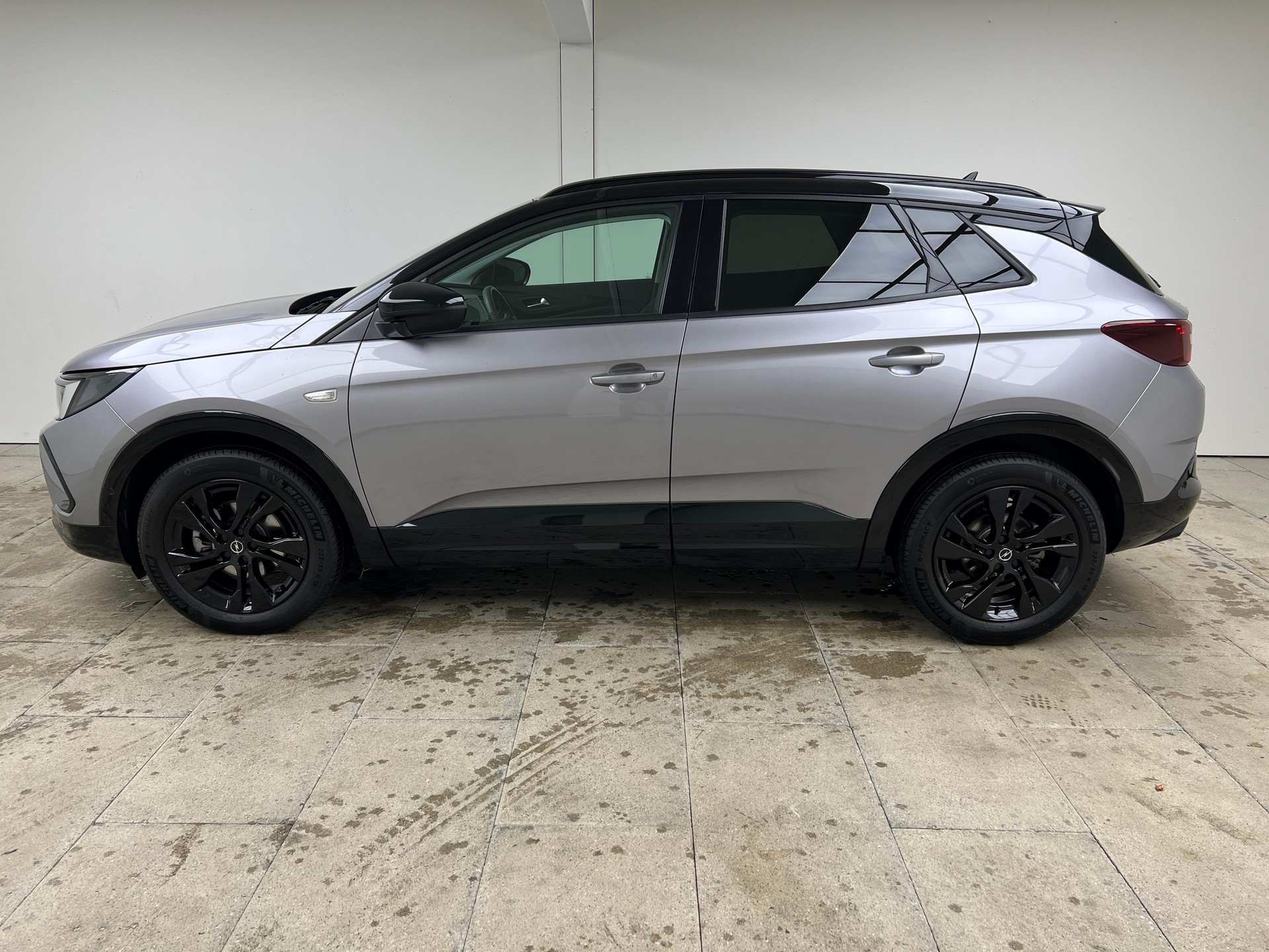 OPEL Grandland 1.2 T GS Blitz / Jetzt mit attraktivem 1.99% Leasing-image-2